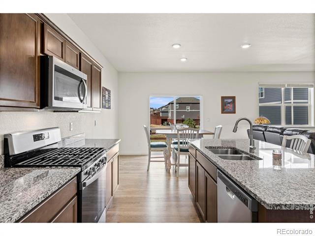 2555 Siskin Way