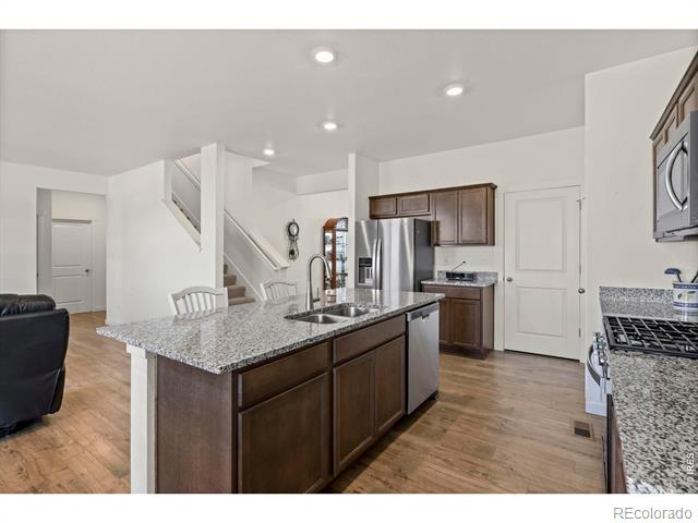 2555 Siskin Way