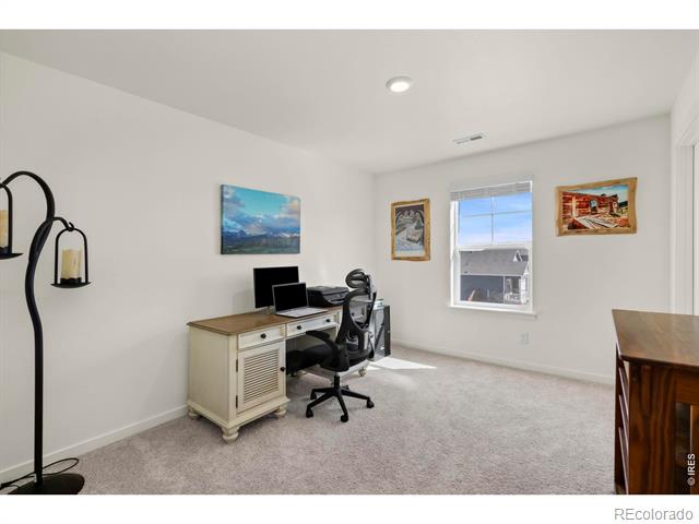 2555 Siskin Way