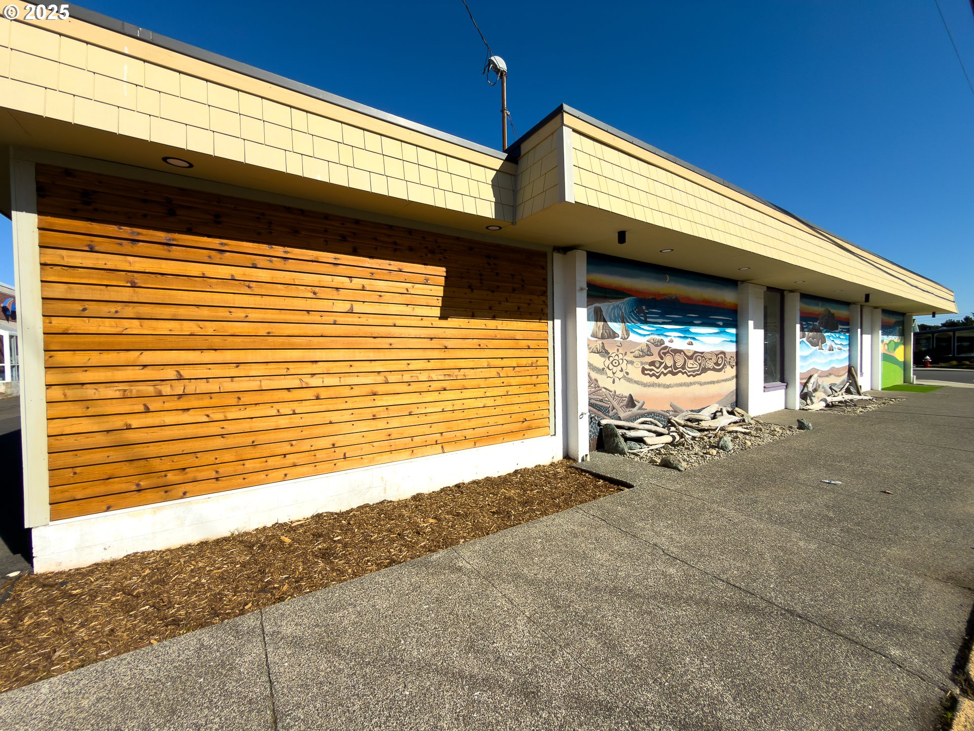 1092 ALABAMA AVE SE, Bandon