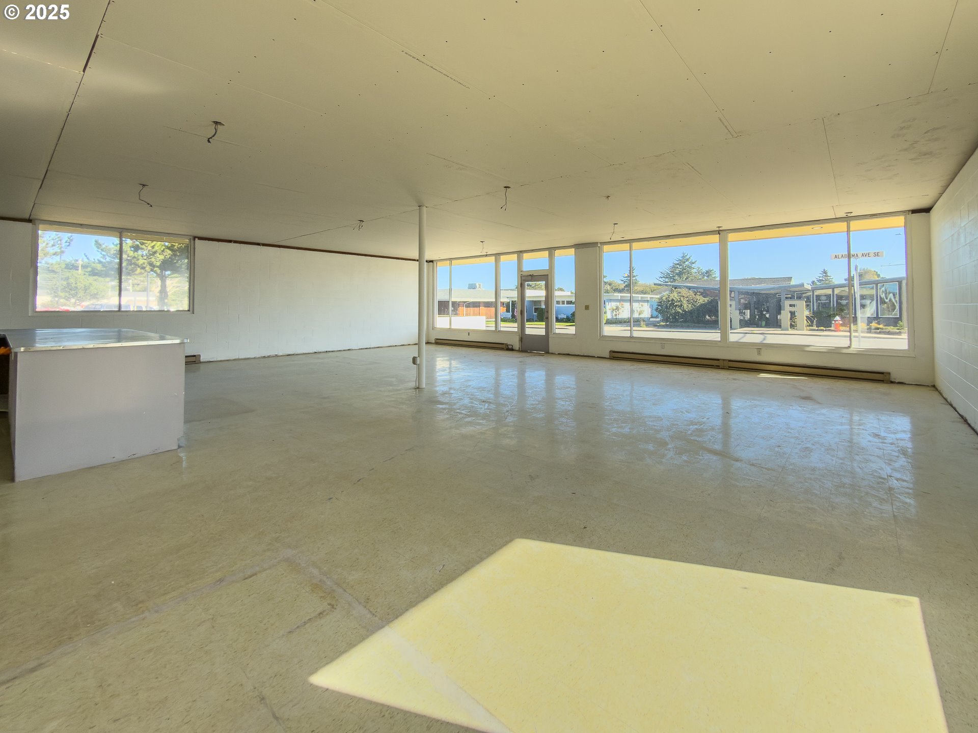 1092 ALABAMA AVE SE, Bandon