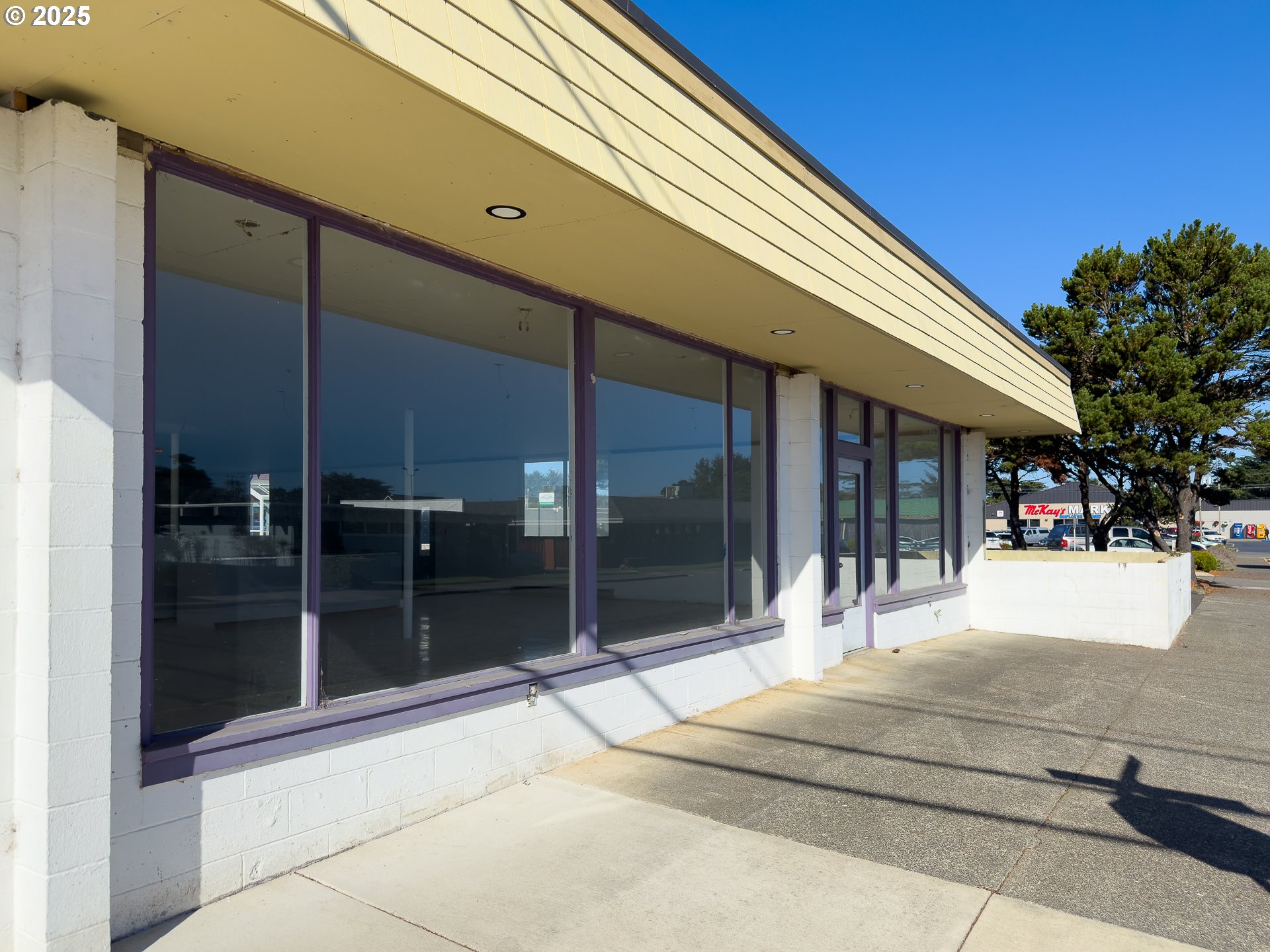 1092 ALABAMA AVE SE, Bandon