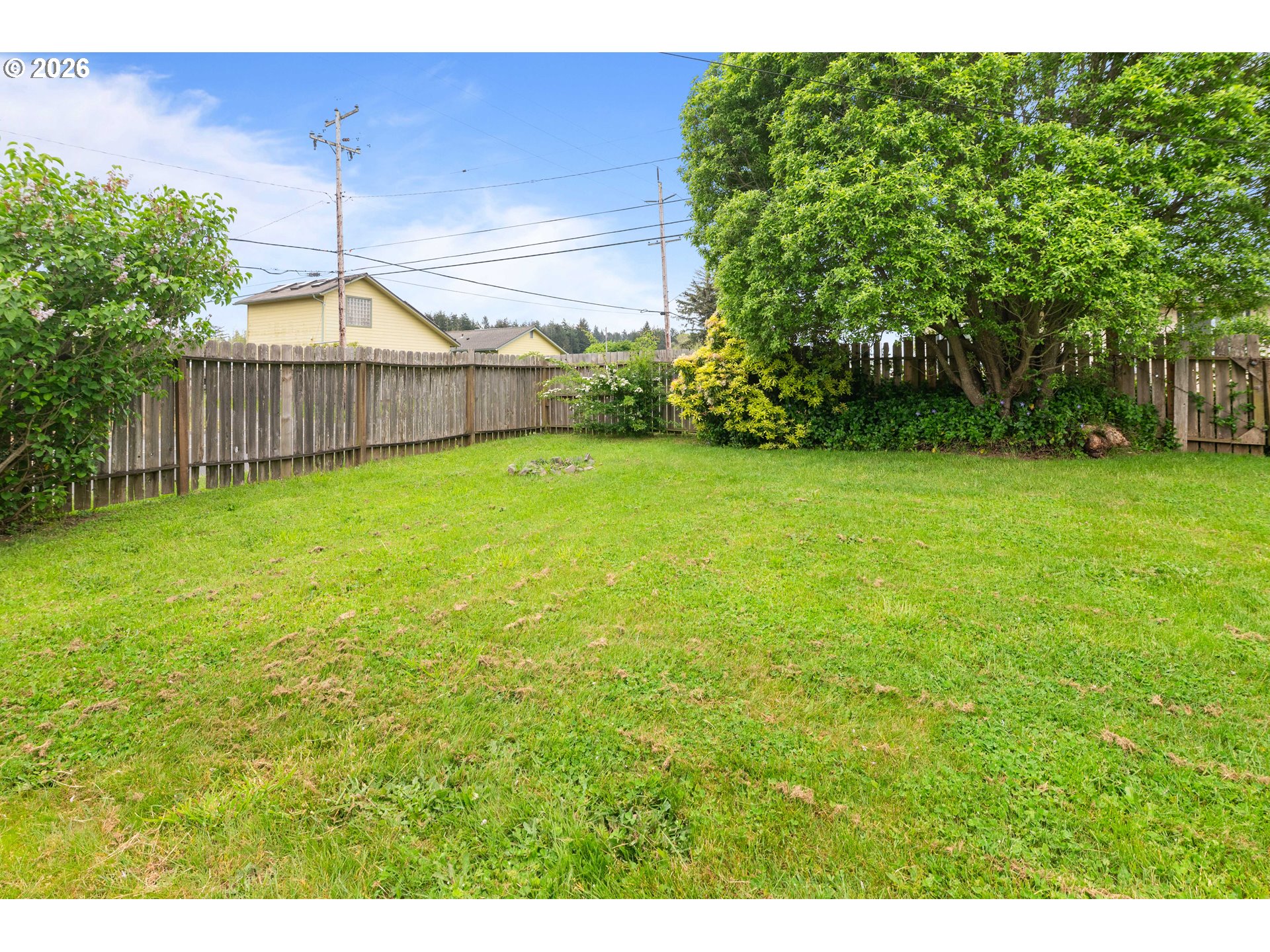 993 SALMON AVE