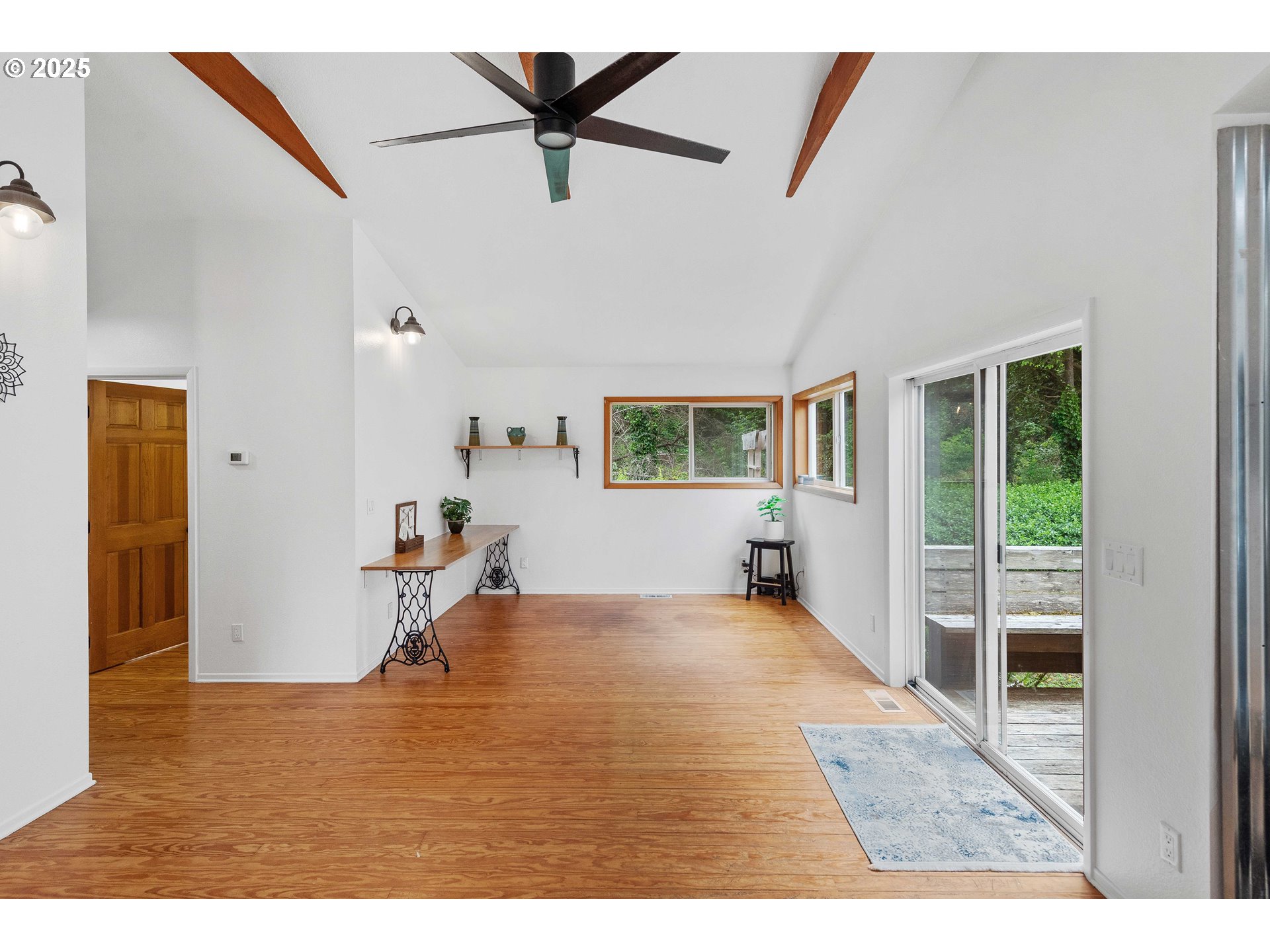 1023 MICHIGAN AVE NE