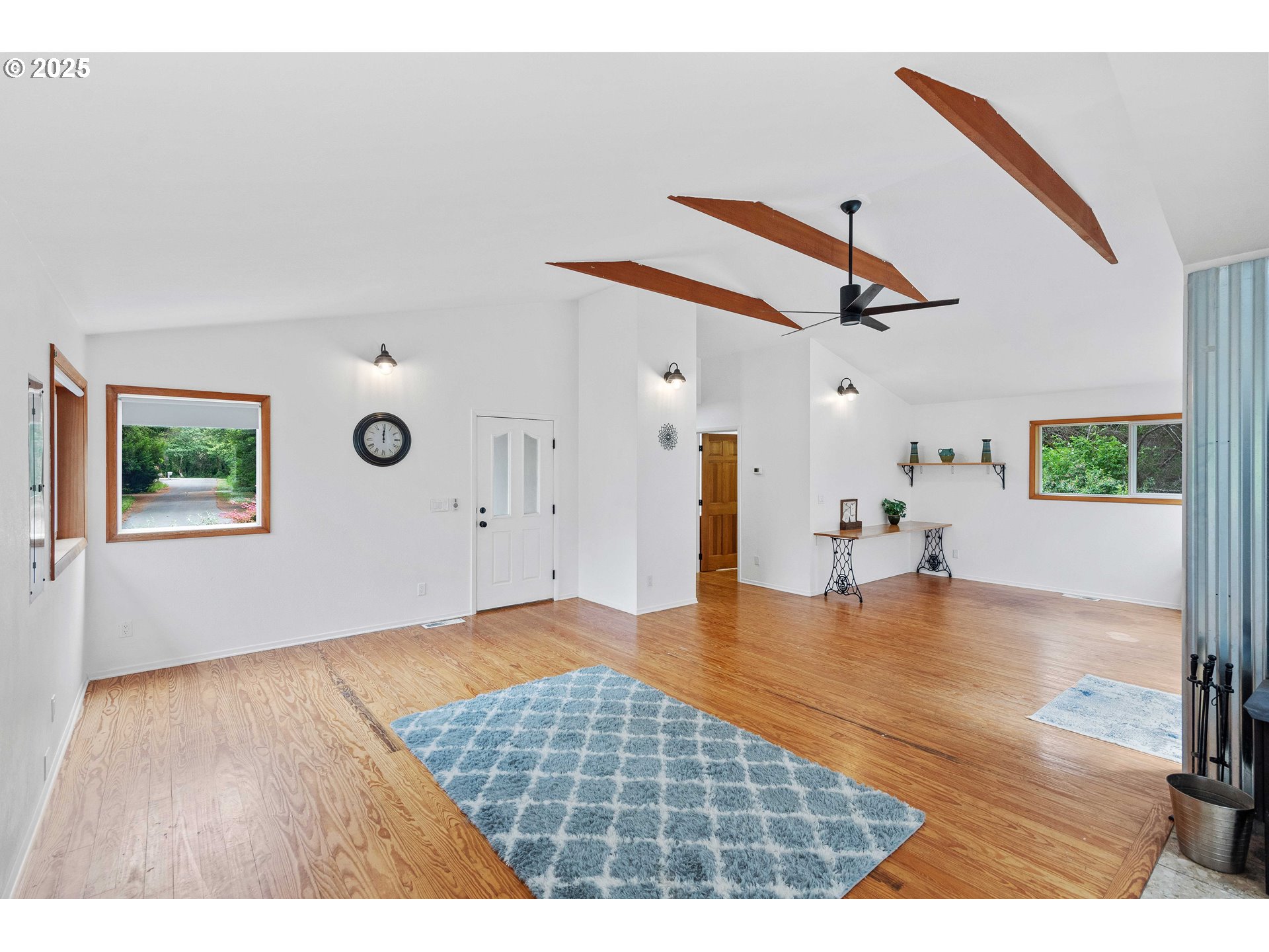 1023 MICHIGAN AVE NE