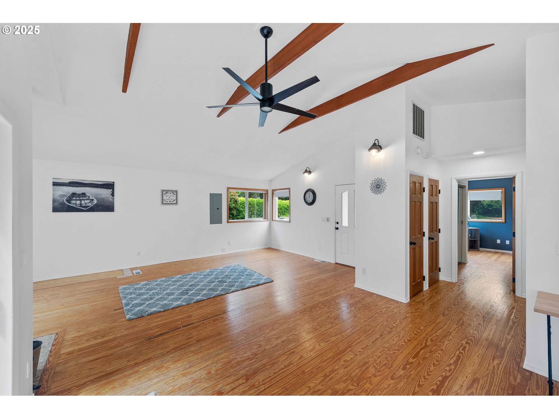 1023 MICHIGAN AVE NE