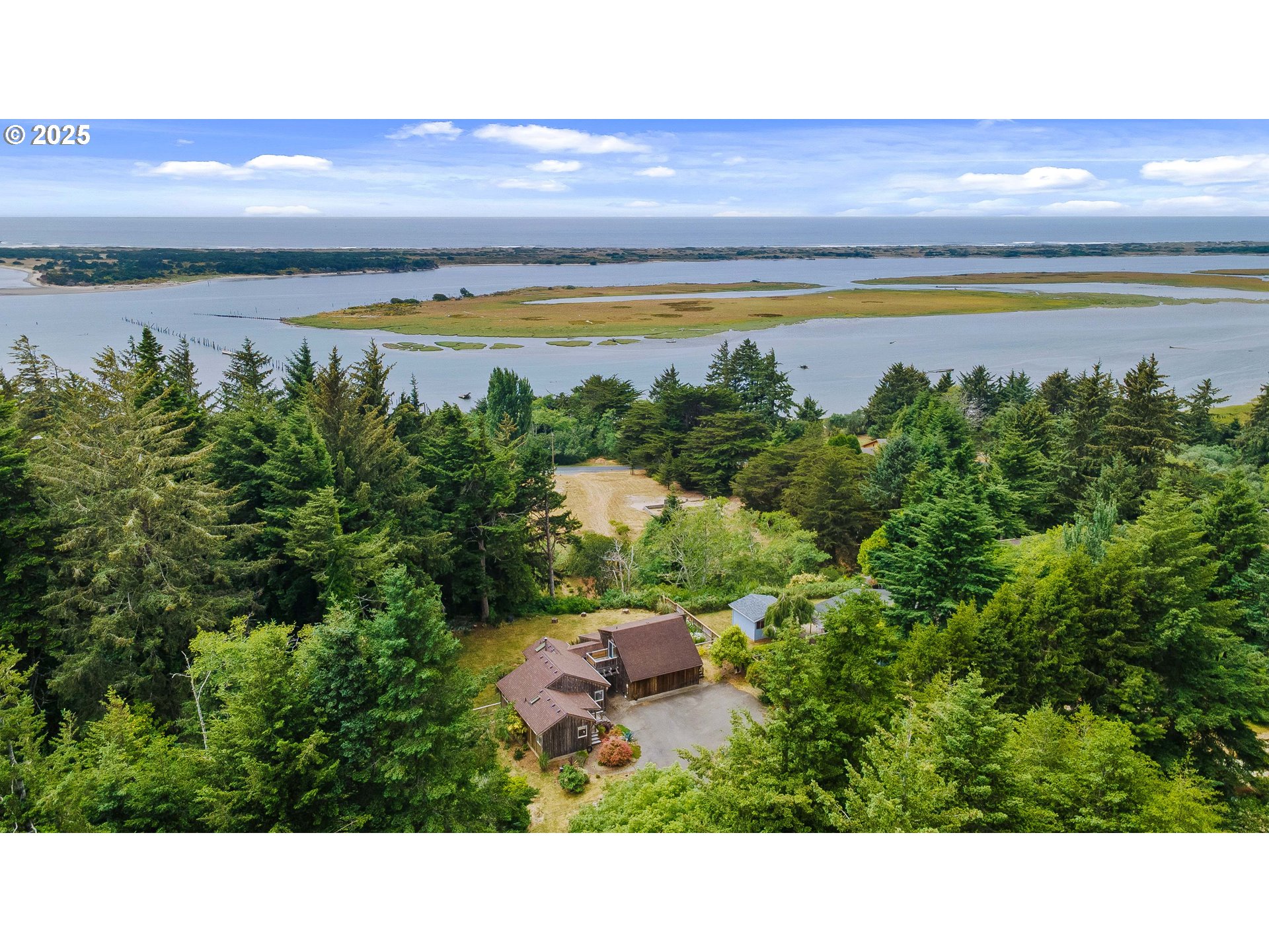 1023 MICHIGAN AVE NE