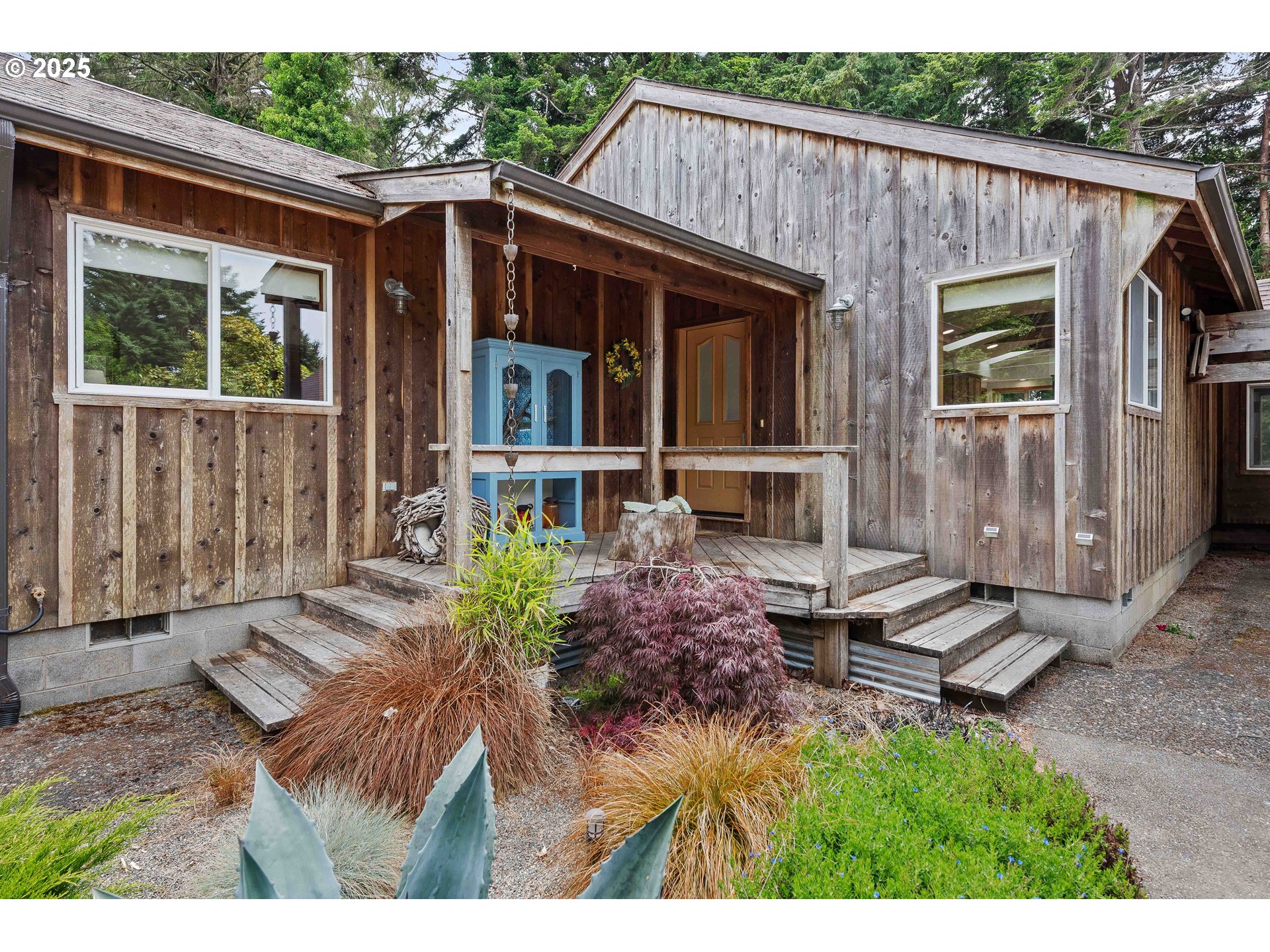 1023 MICHIGAN AVE NE