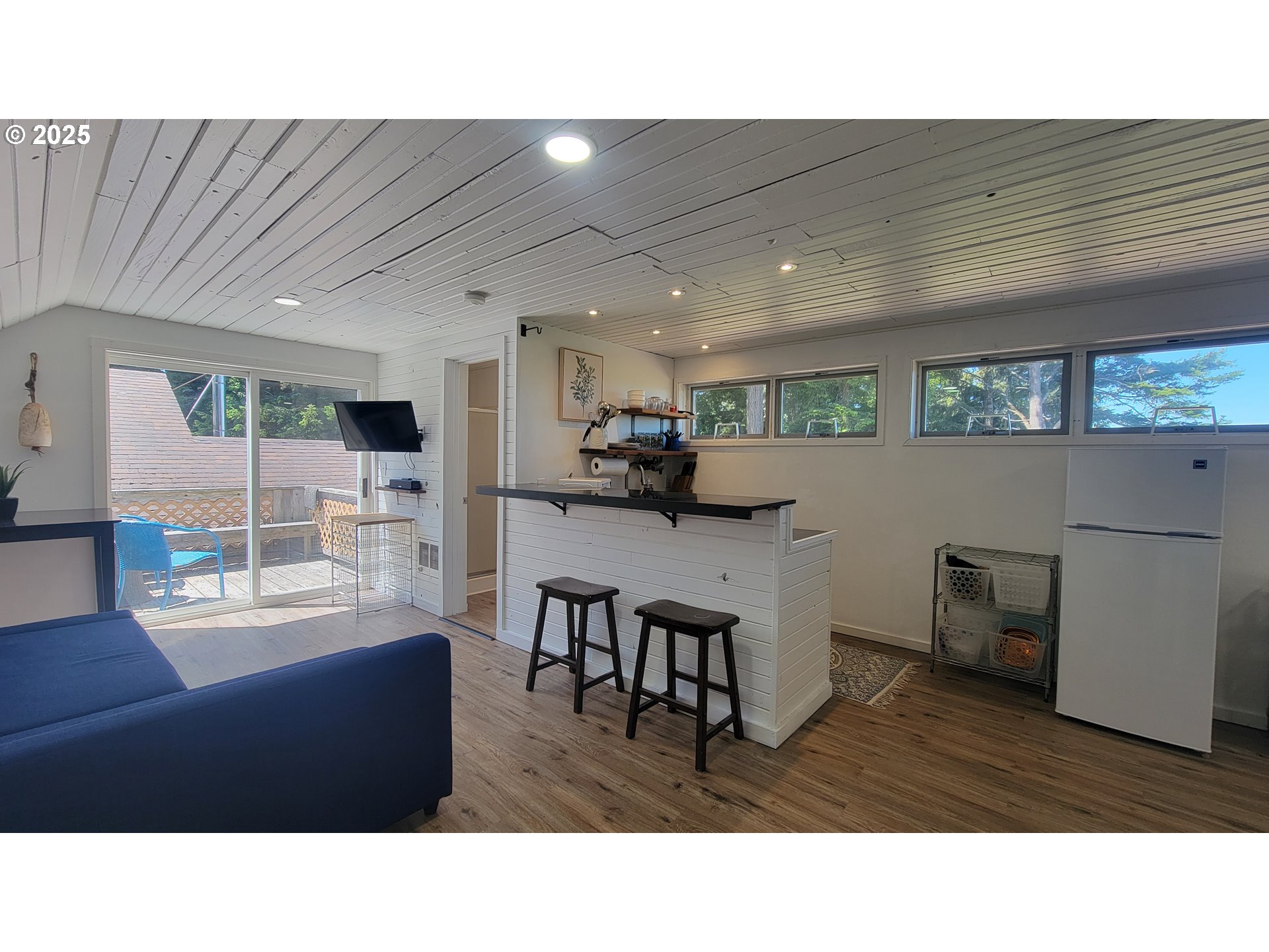 1023 MICHIGAN AVE NE