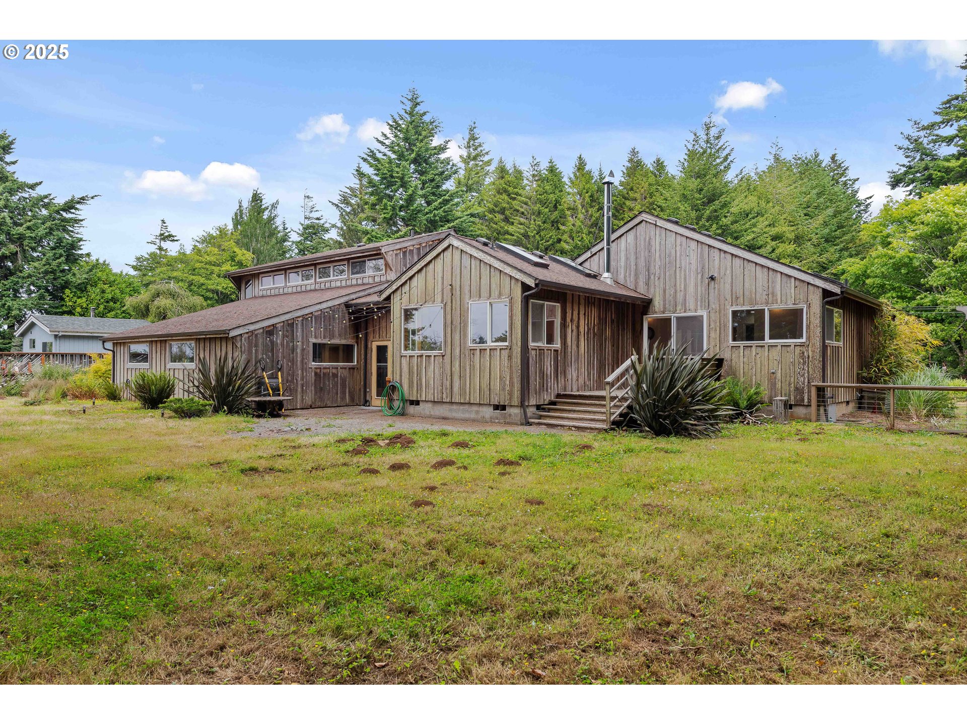 1023 MICHIGAN AVE NE