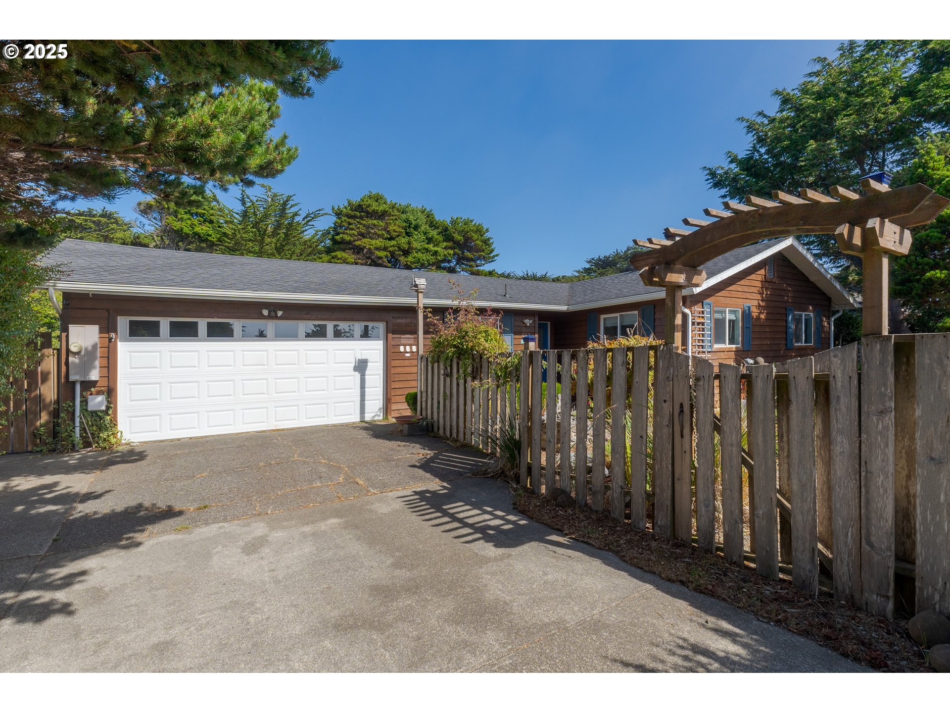 665 Edison Ave SW