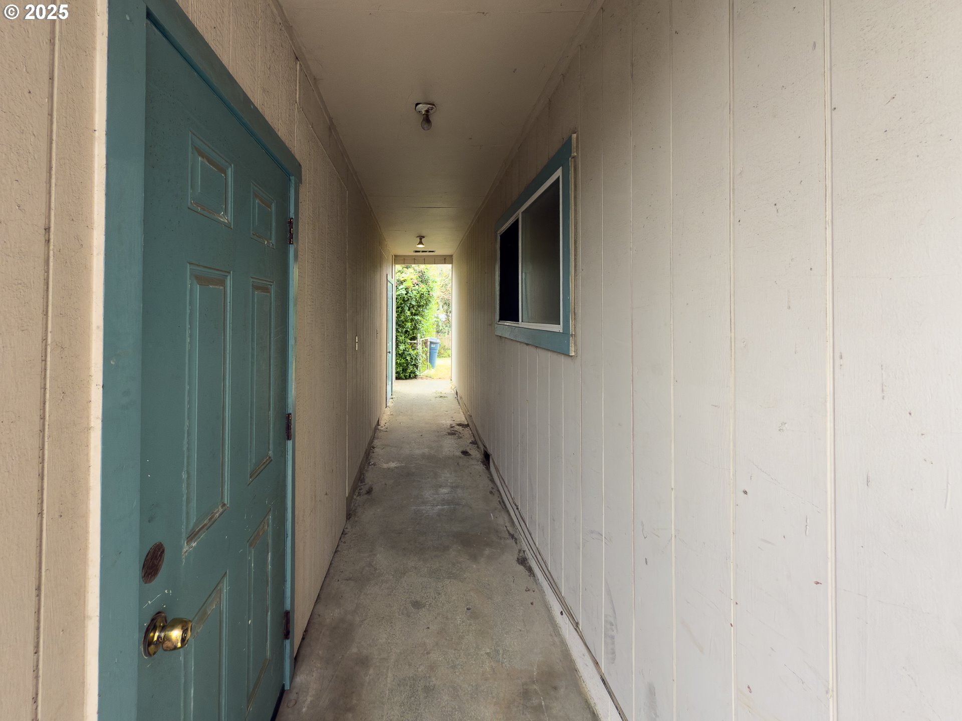 WEST BANDON DUPLEX - OWNER WILL FINANCE!