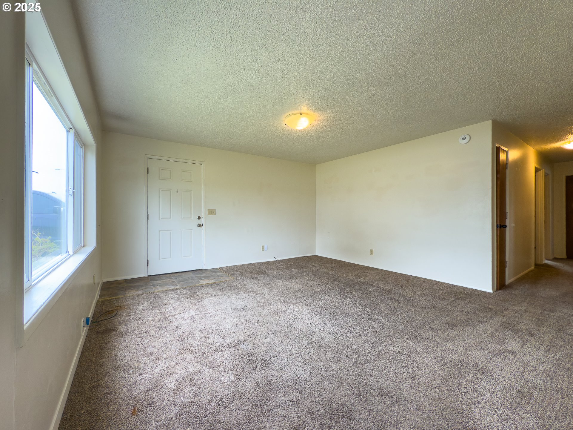 WEST BANDON DUPLEX - OWNER WILL FINANCE!