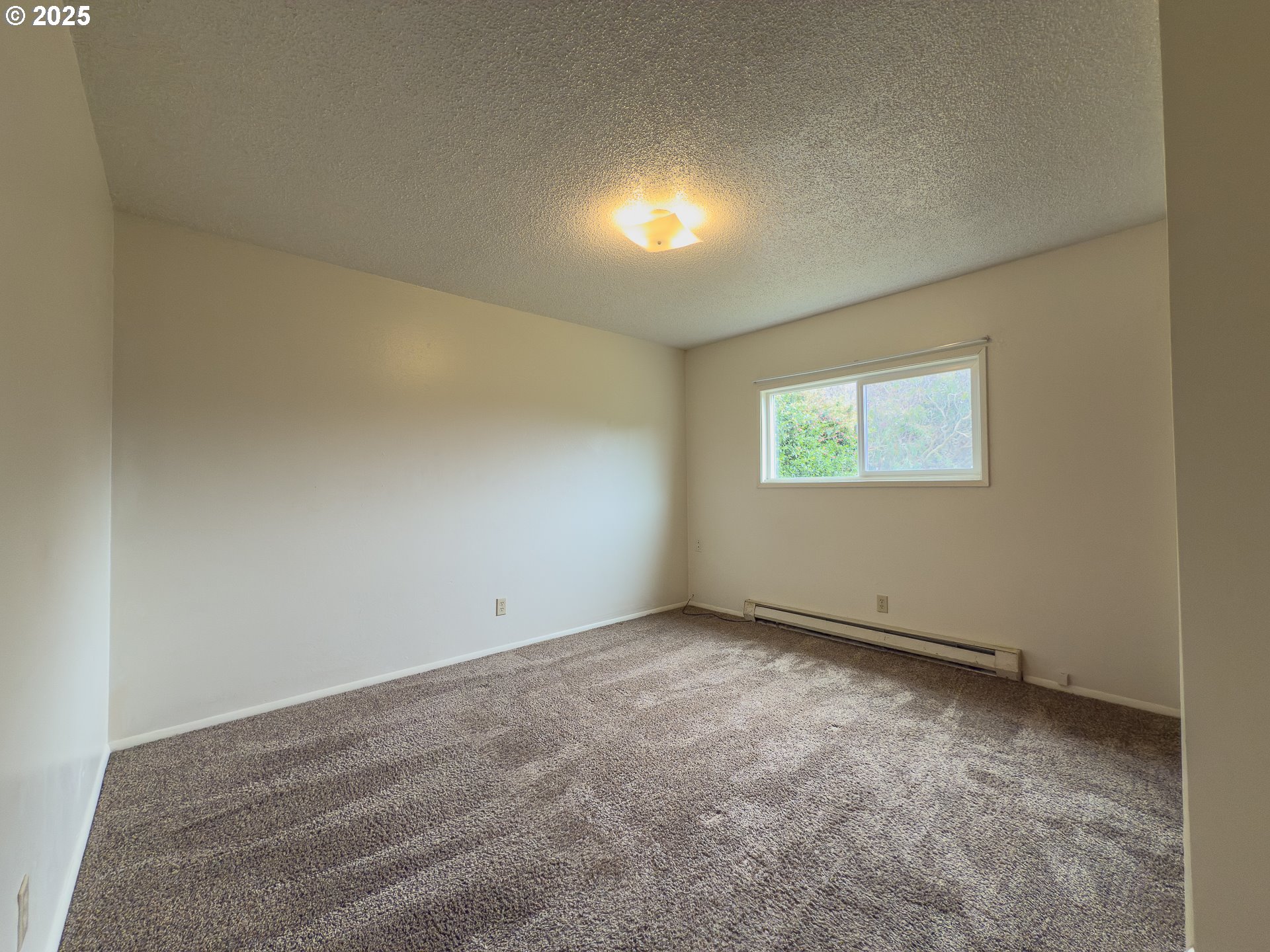 WEST BANDON DUPLEX - OWNER WILL FINANCE!