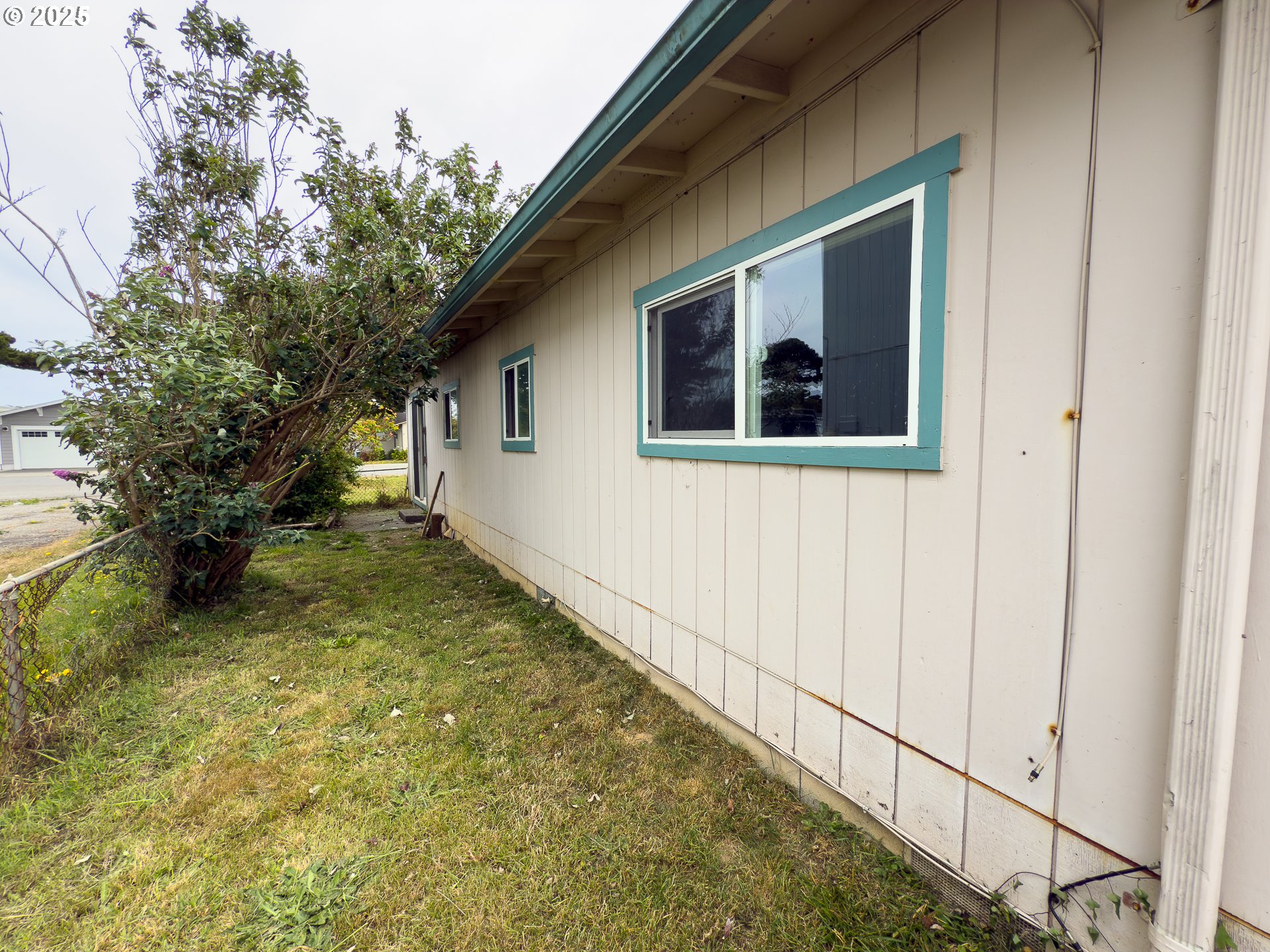 WEST BANDON DUPLEX - OWNER WILL FINANCE!
