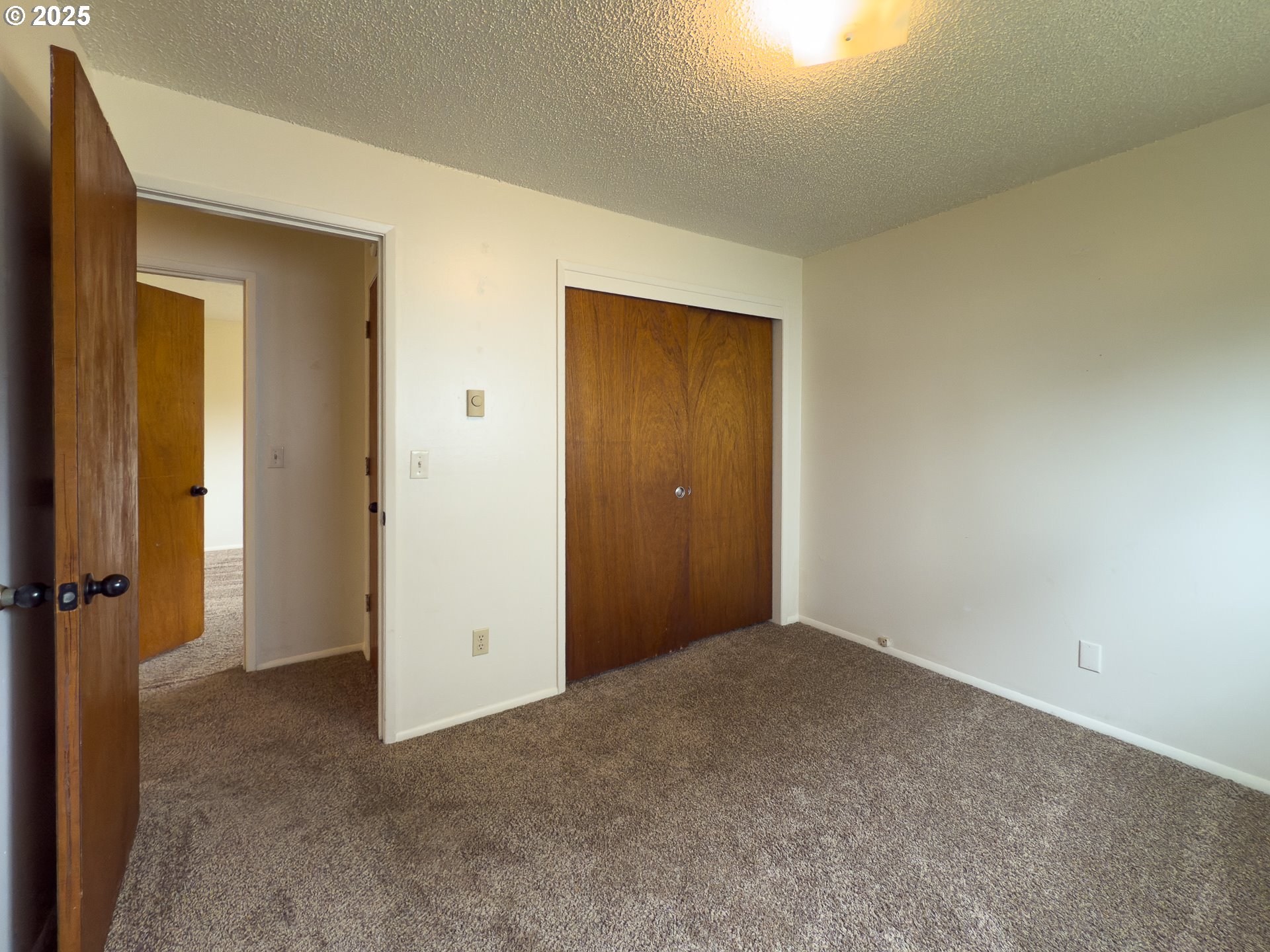 WEST BANDON DUPLEX - OWNER WILL FINANCE!