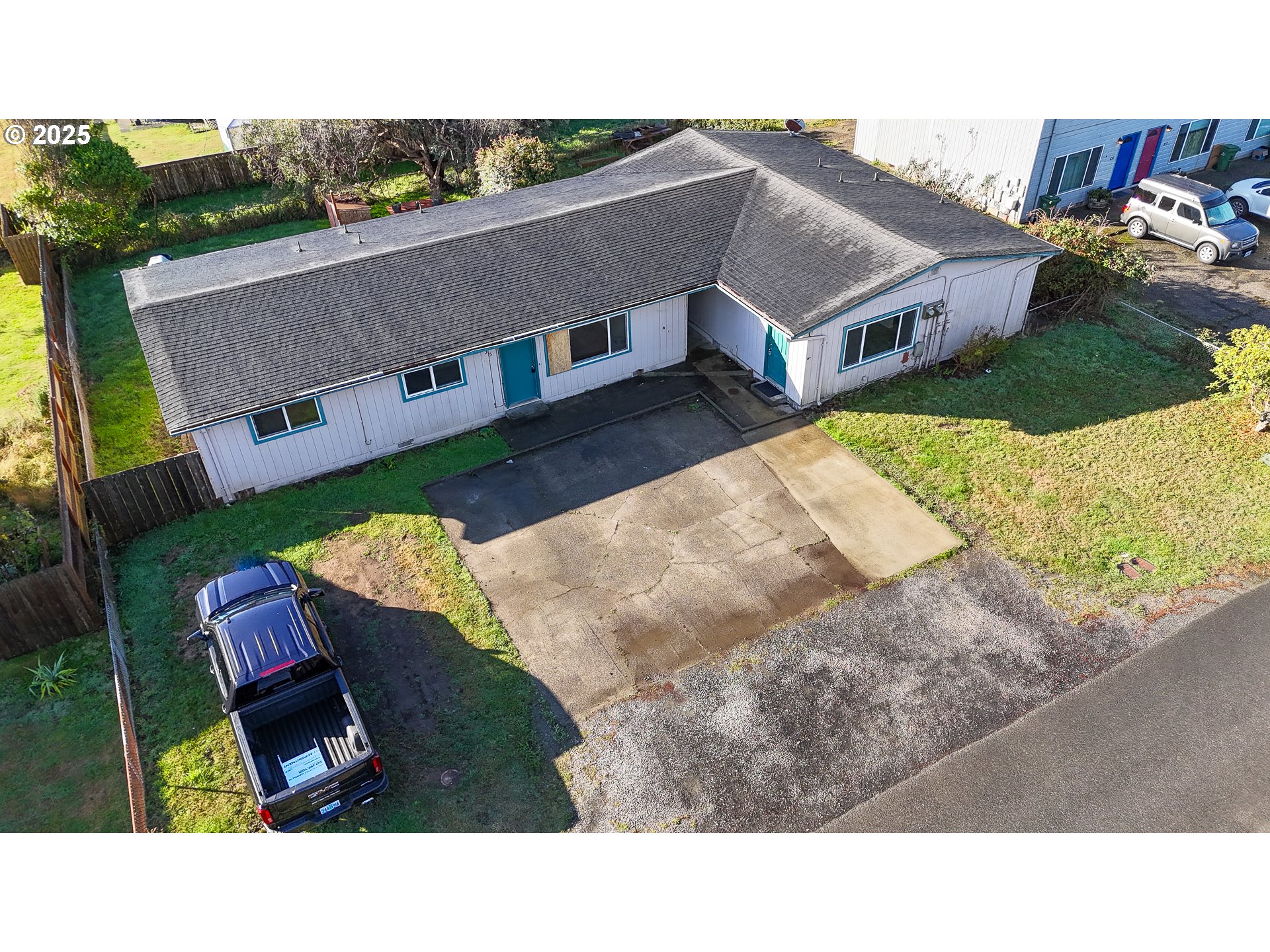 WEST BANDON DUPLEX - OWNER WILL FINANCE!