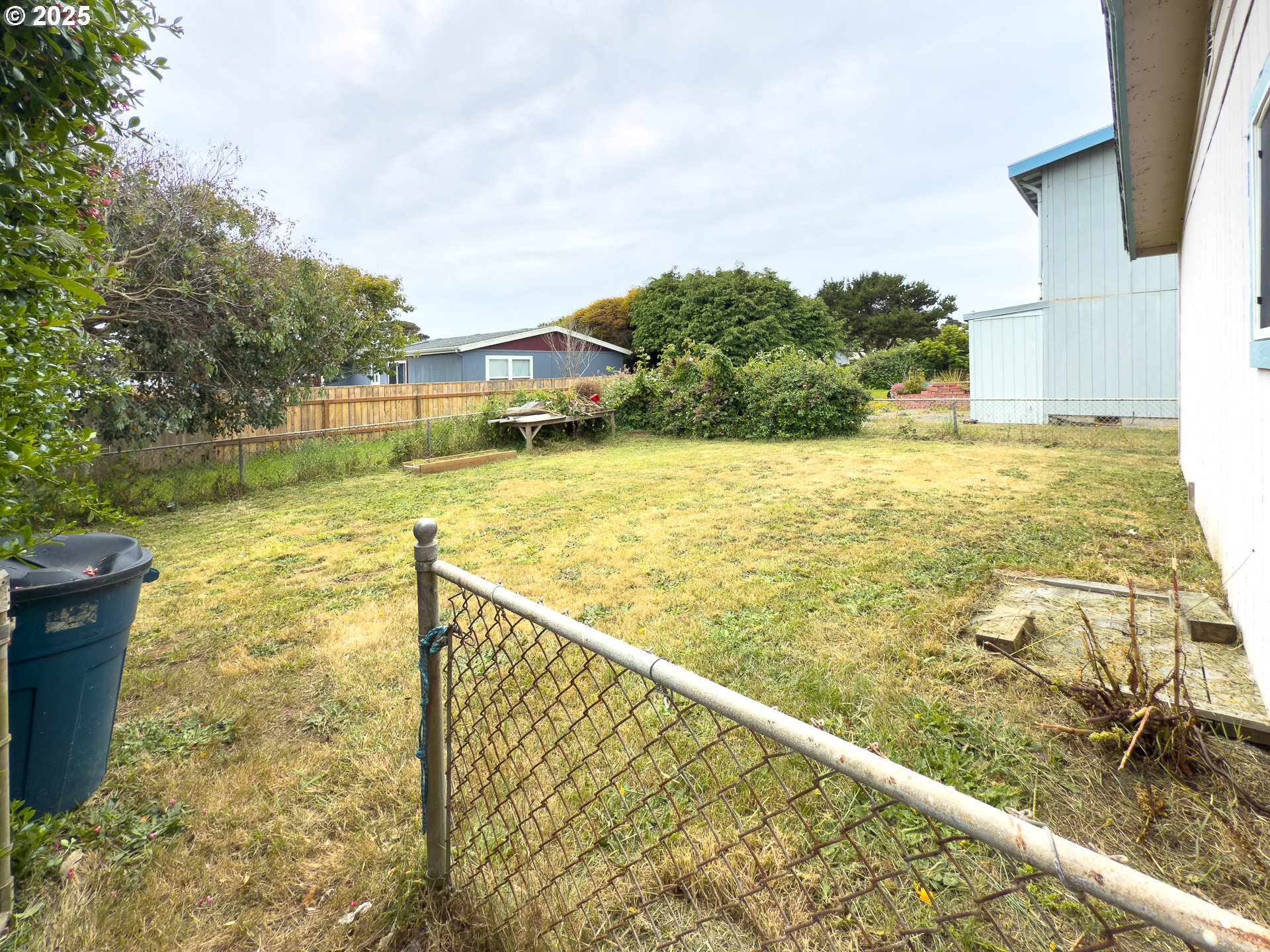 WEST BANDON DUPLEX - OWNER WILL FINANCE!