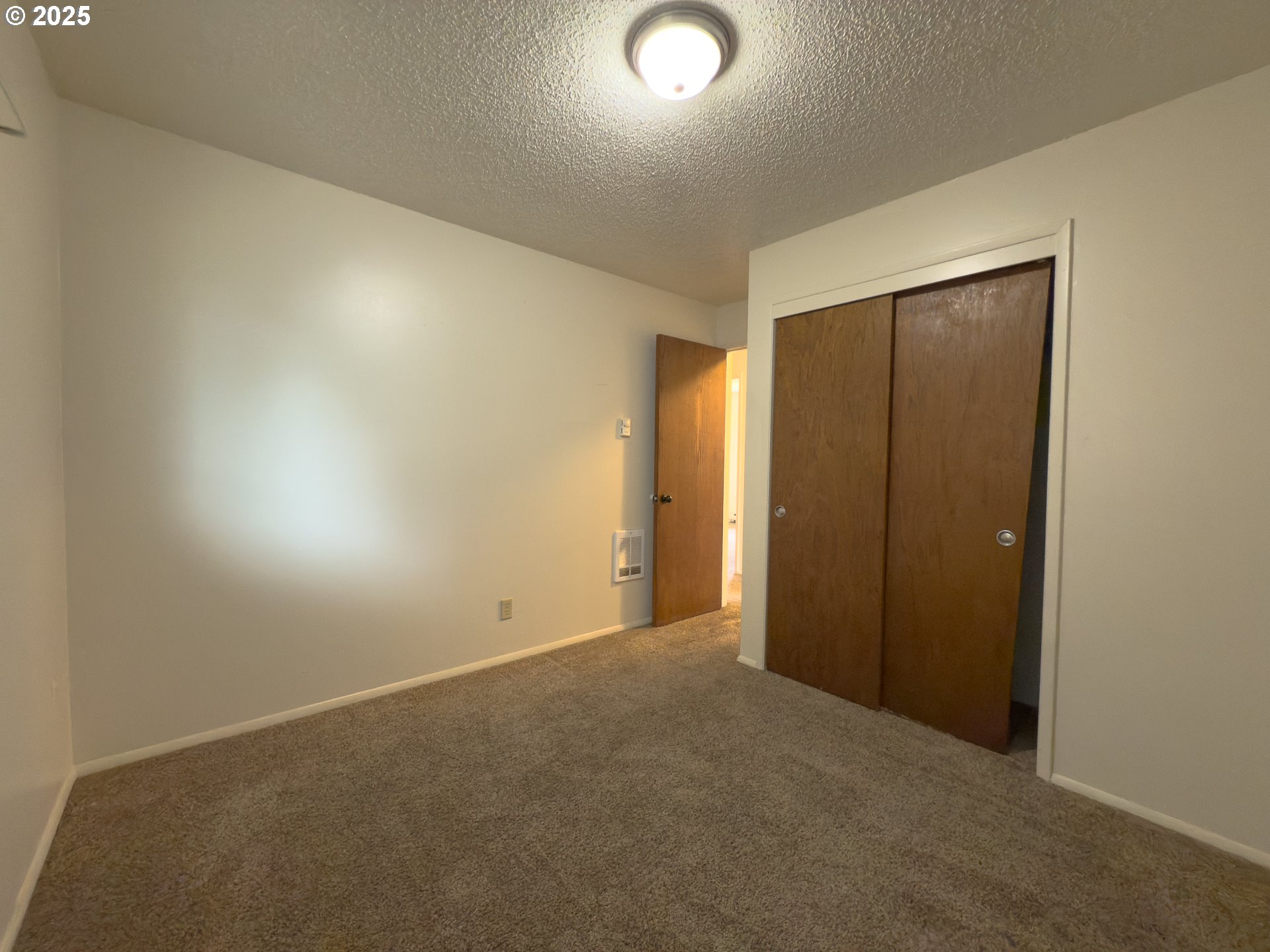 WEST BANDON DUPLEX - OWNER WILL FINANCE!