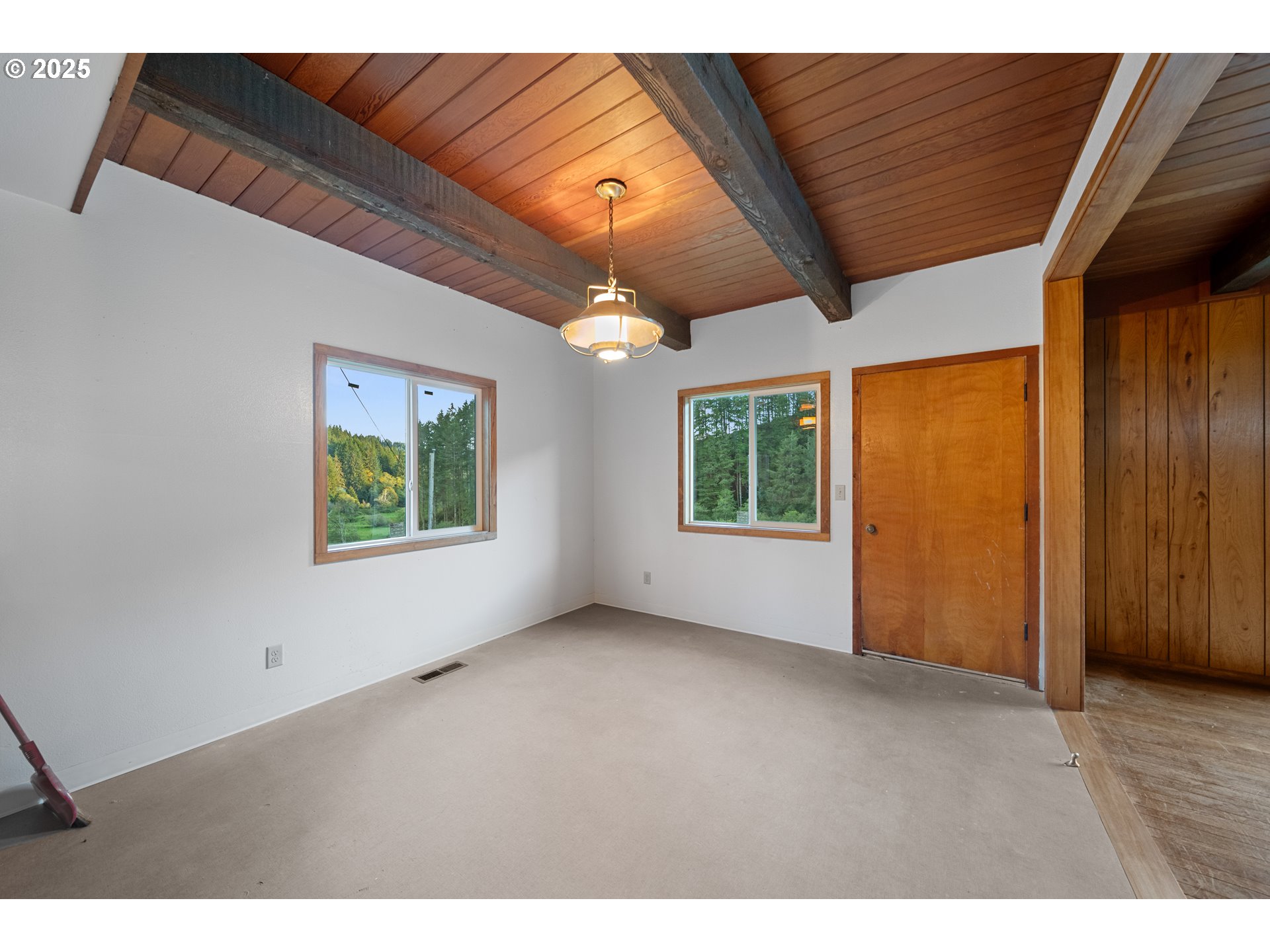 604 THORTON OAR LN, Reedsport