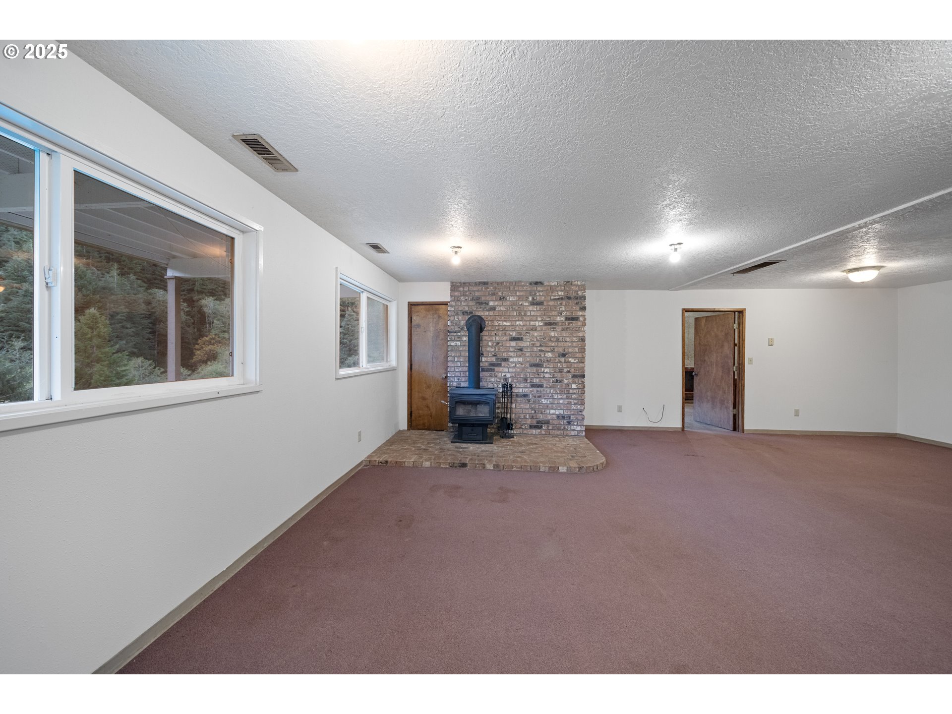 604 THORTON OAR LN, Reedsport