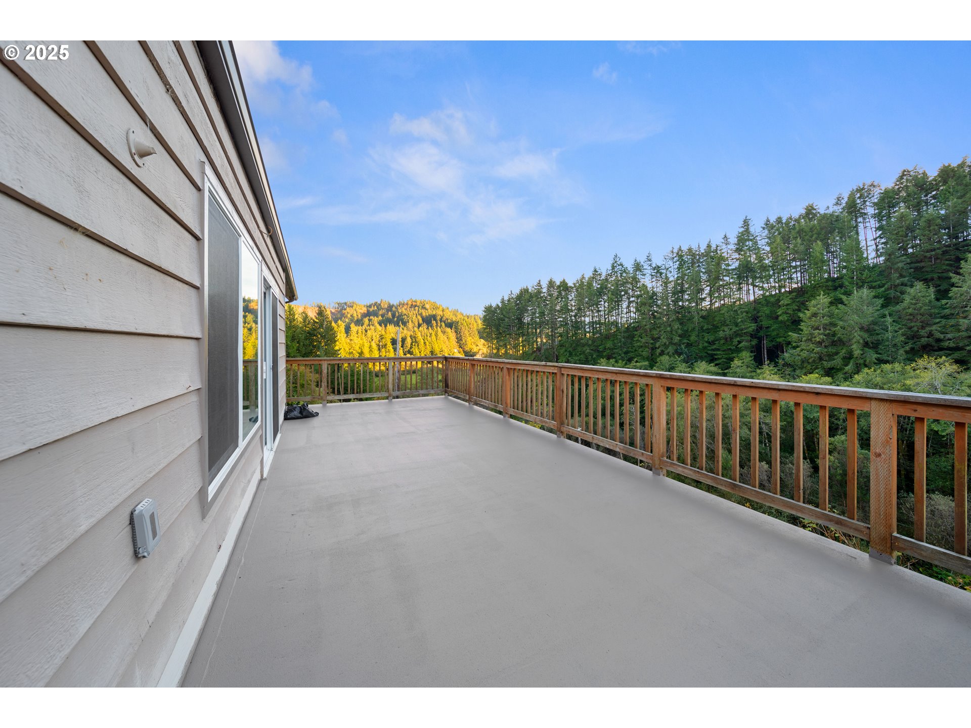 604 THORTON OAR LN, Reedsport