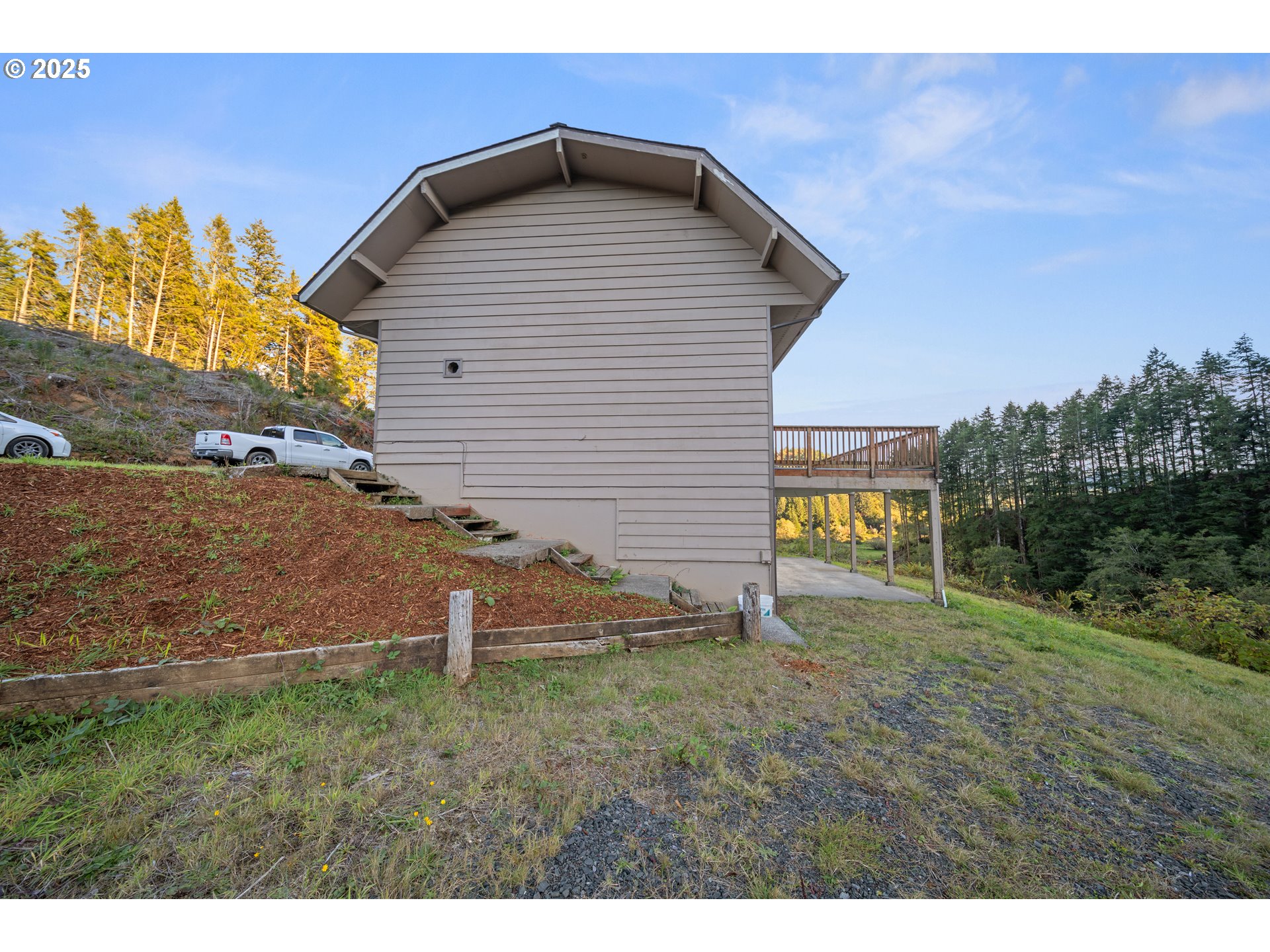 604 THORTON OAR LN, Reedsport