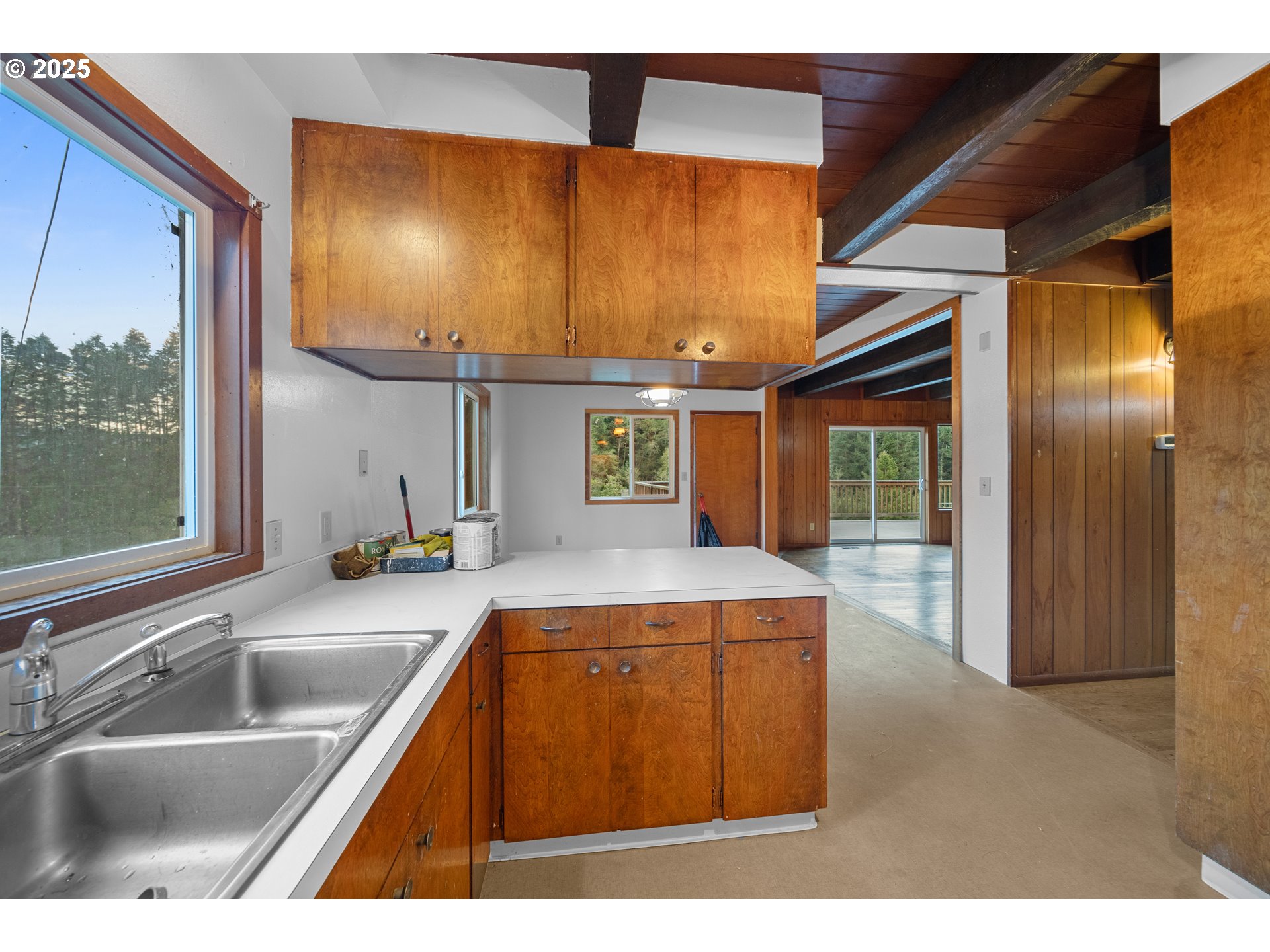 604 THORTON OAR LN, Reedsport