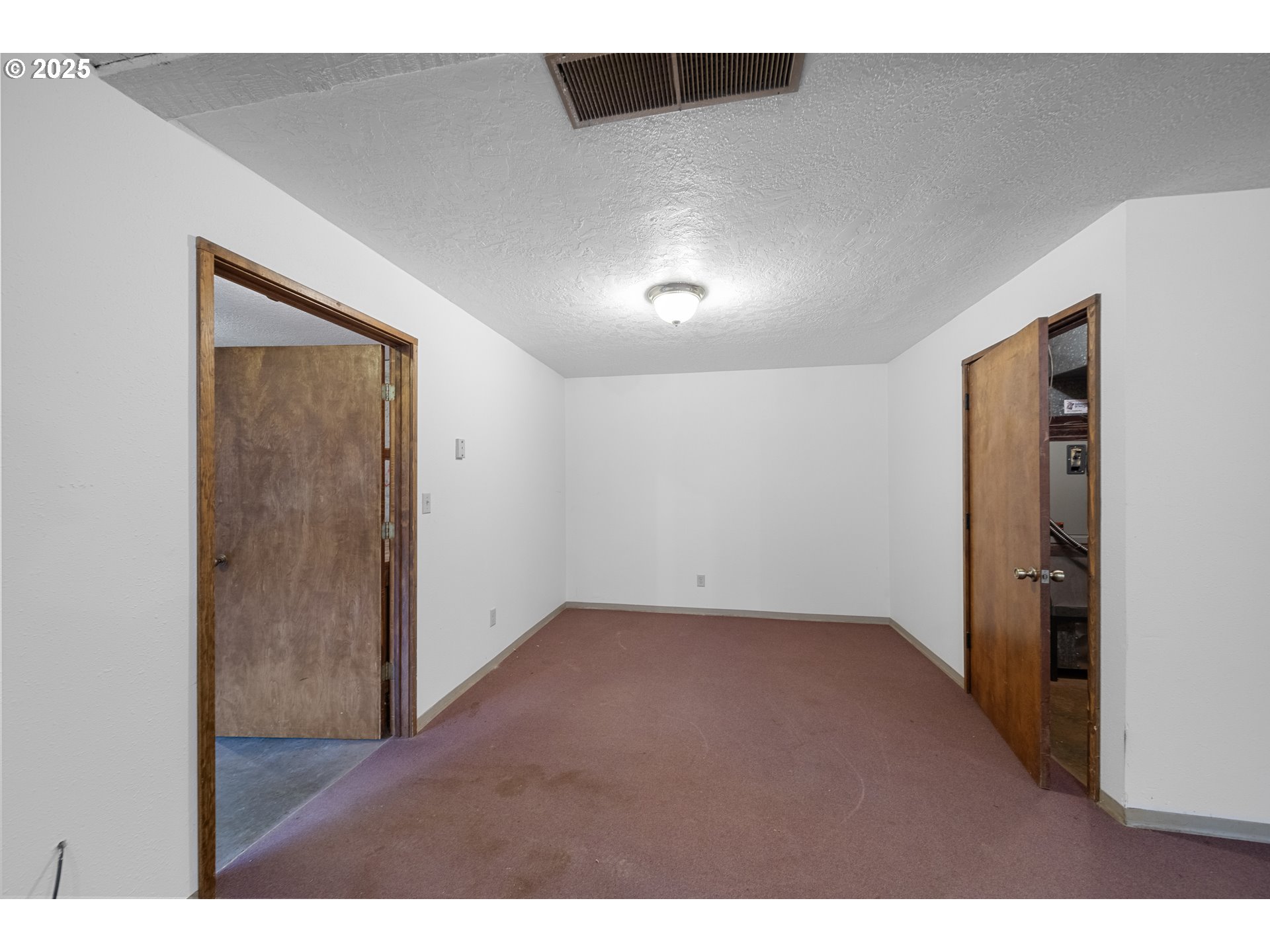 604 THORTON OAR LN, Reedsport