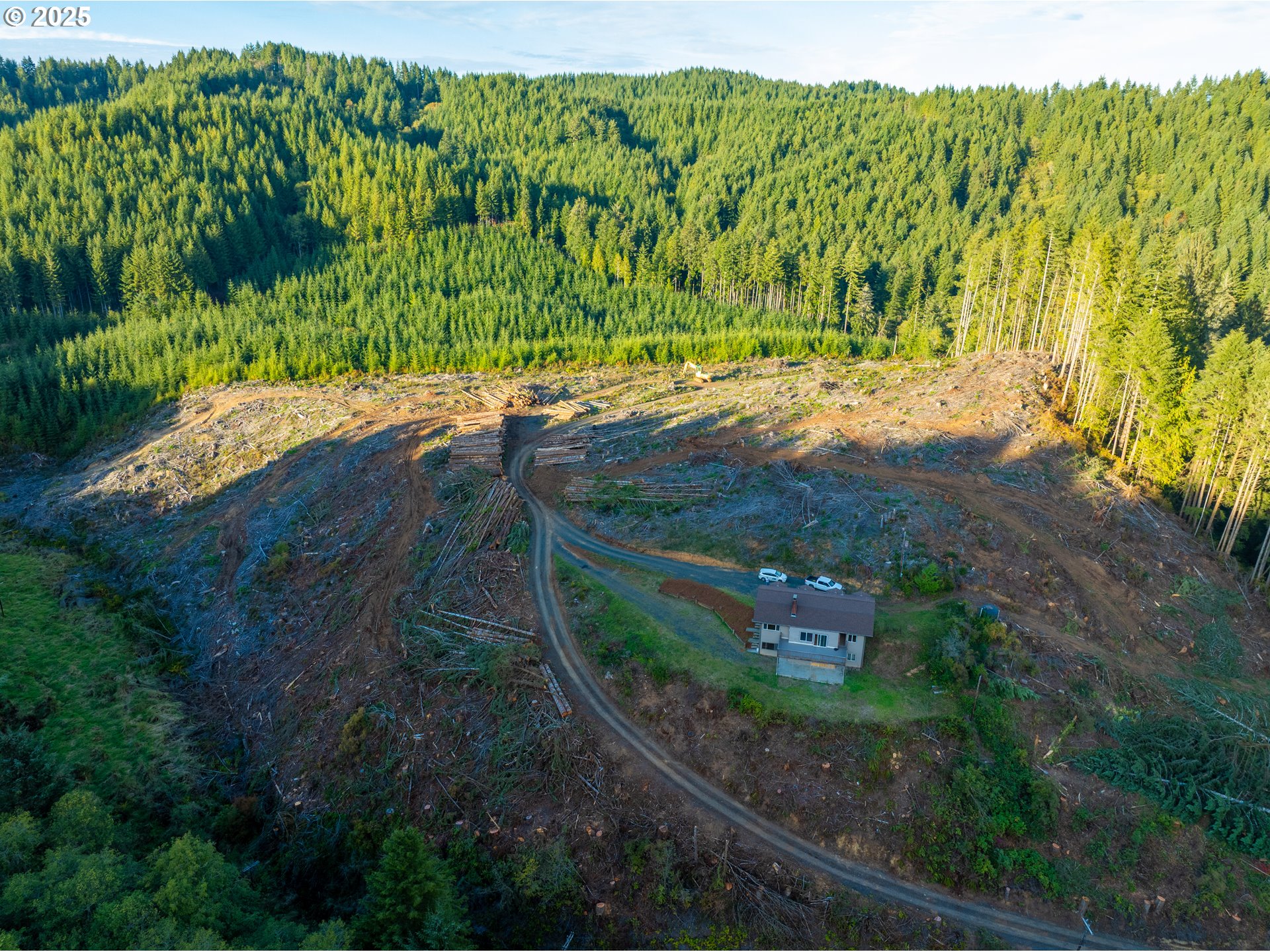 604 THORTON OAR LN, Reedsport