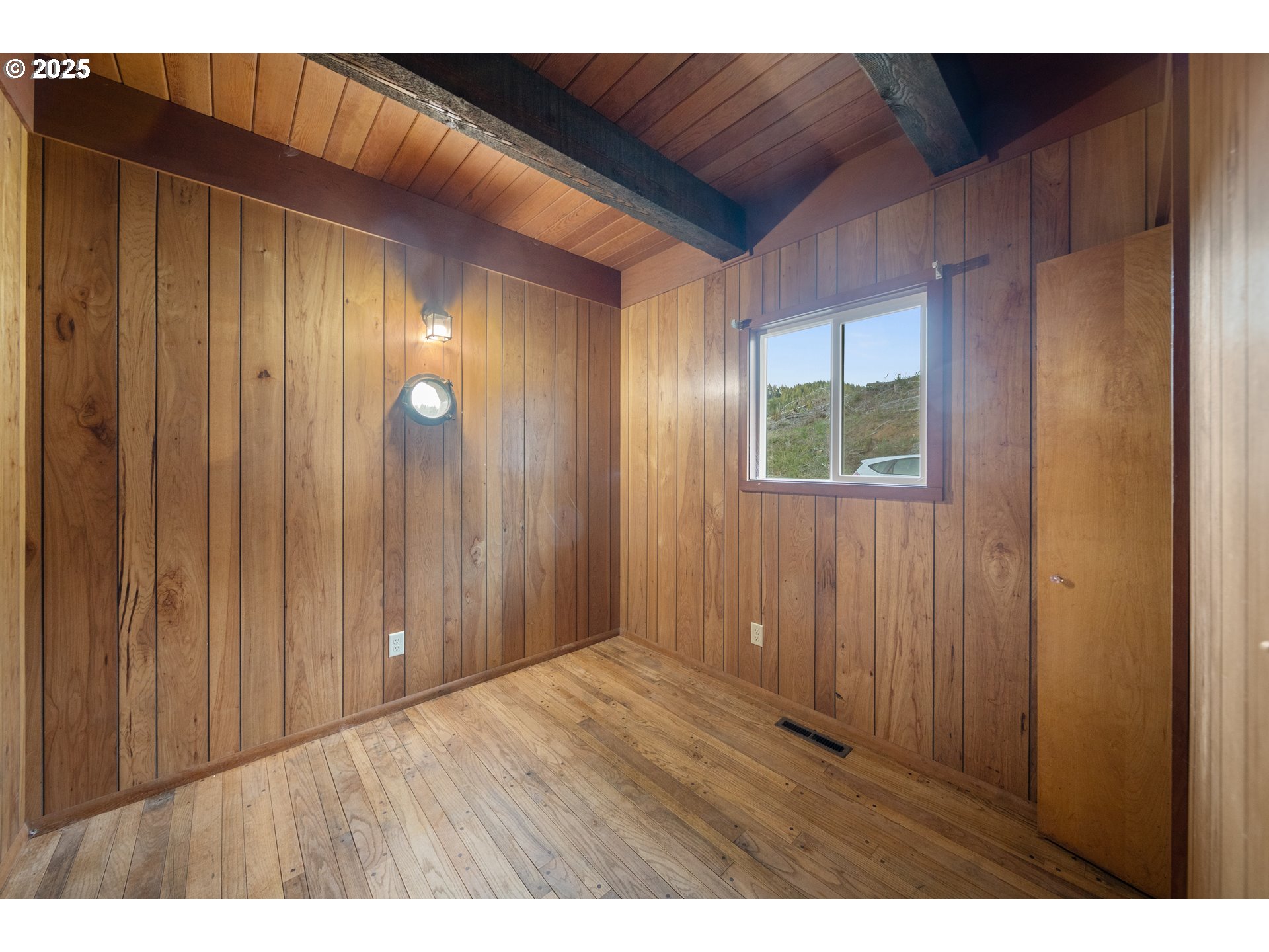 604 THORTON OAR LN, Reedsport