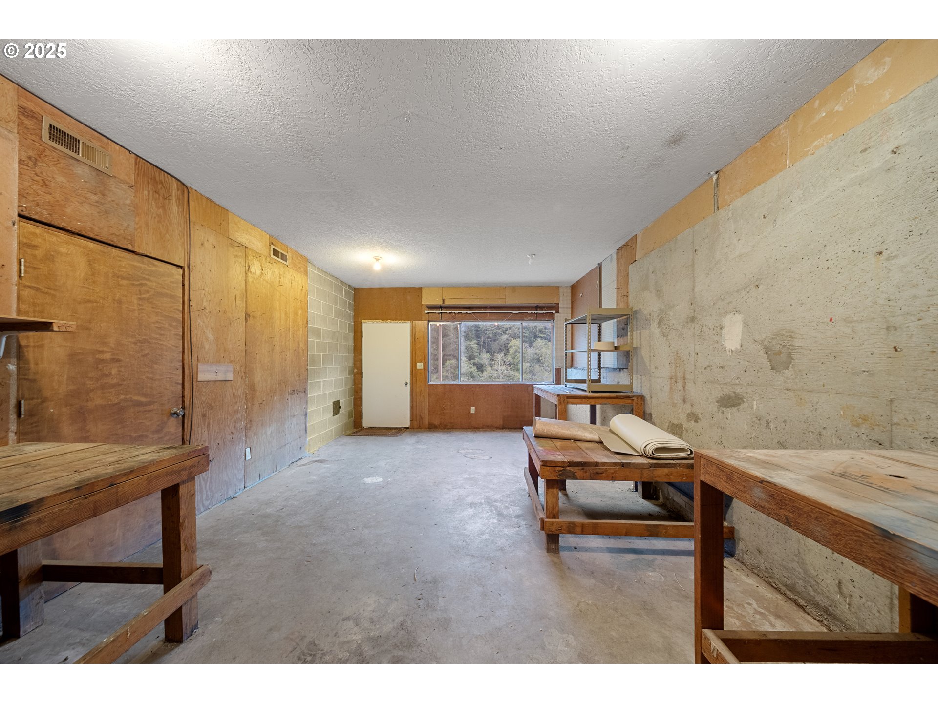 604 THORTON OAR LN, Reedsport