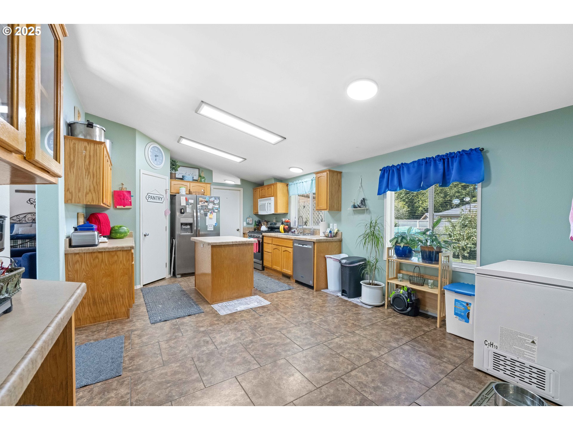 Immaculate 4 Bedroom Home On Spacious .62AC Lot!