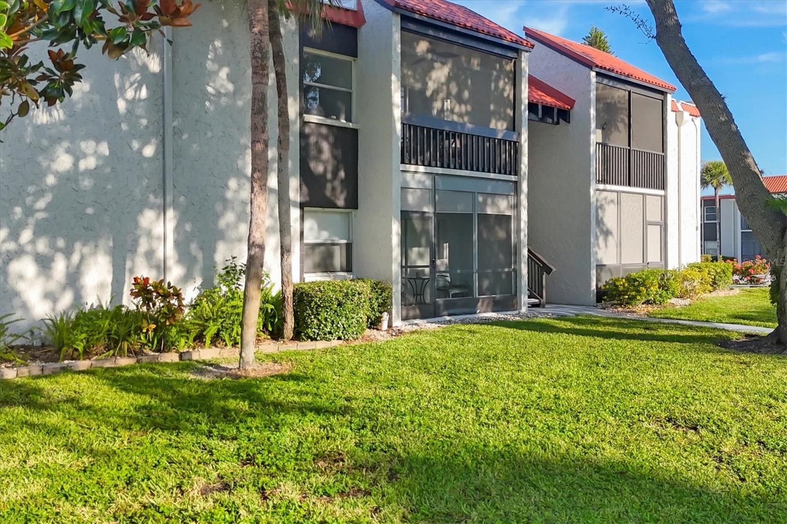 3245 BENEVA RD #104