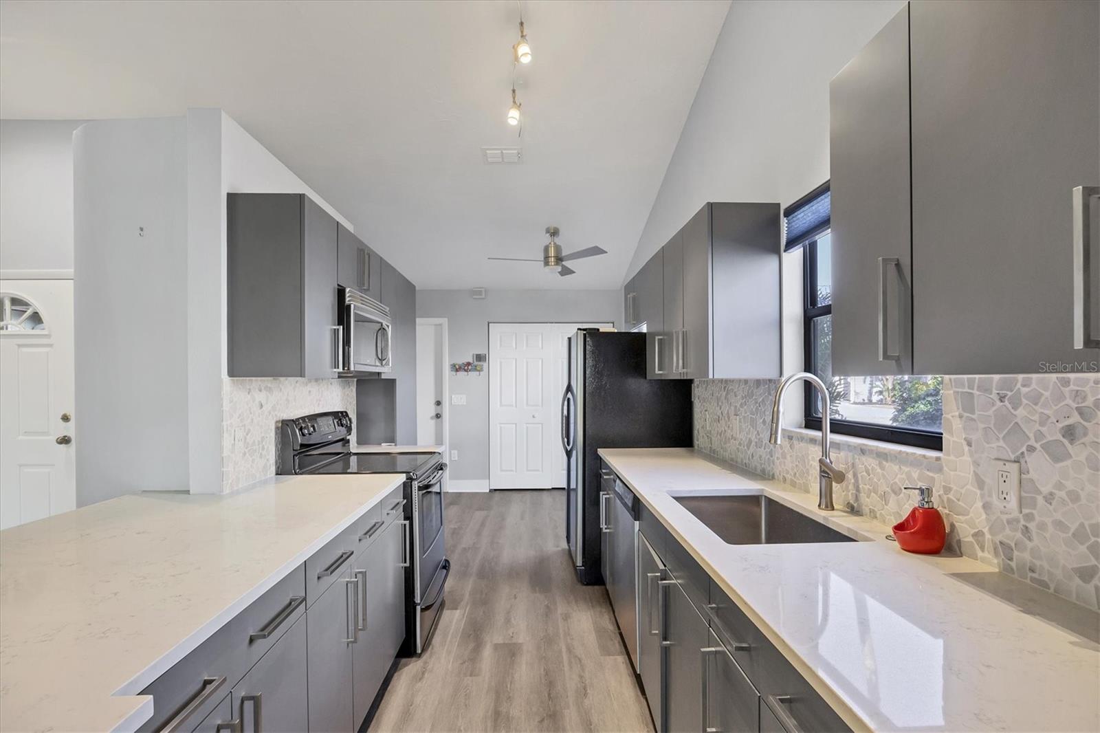 5047 82ND WAY E