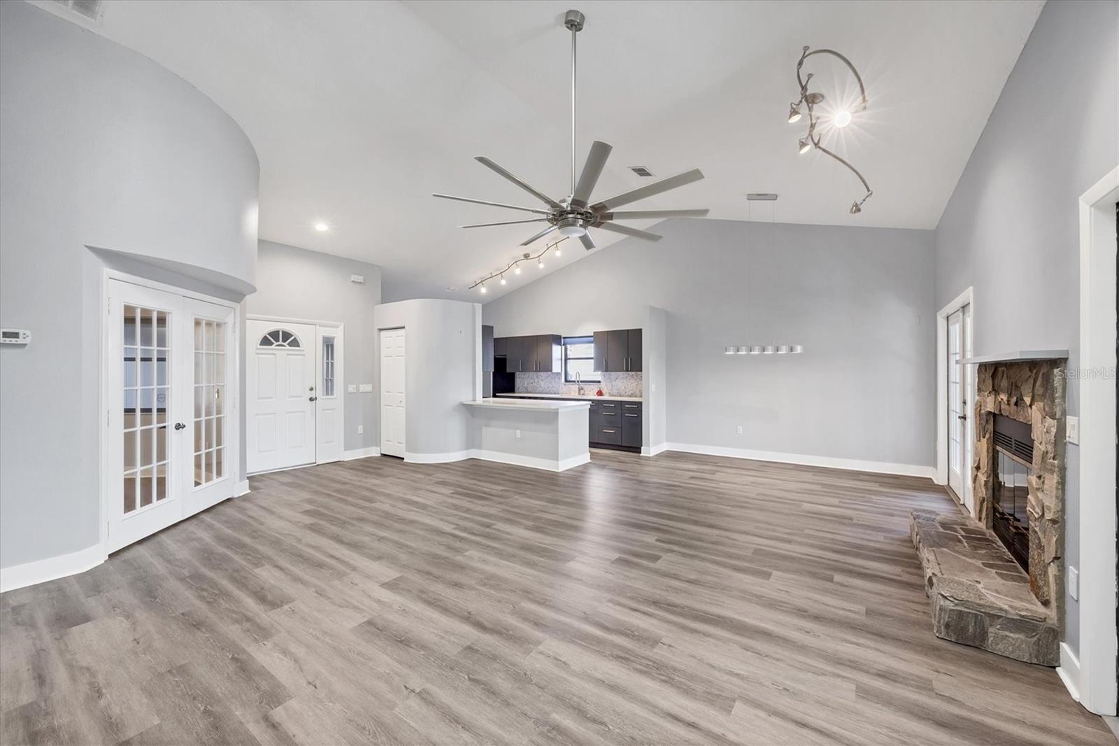 5047 82ND WAY E