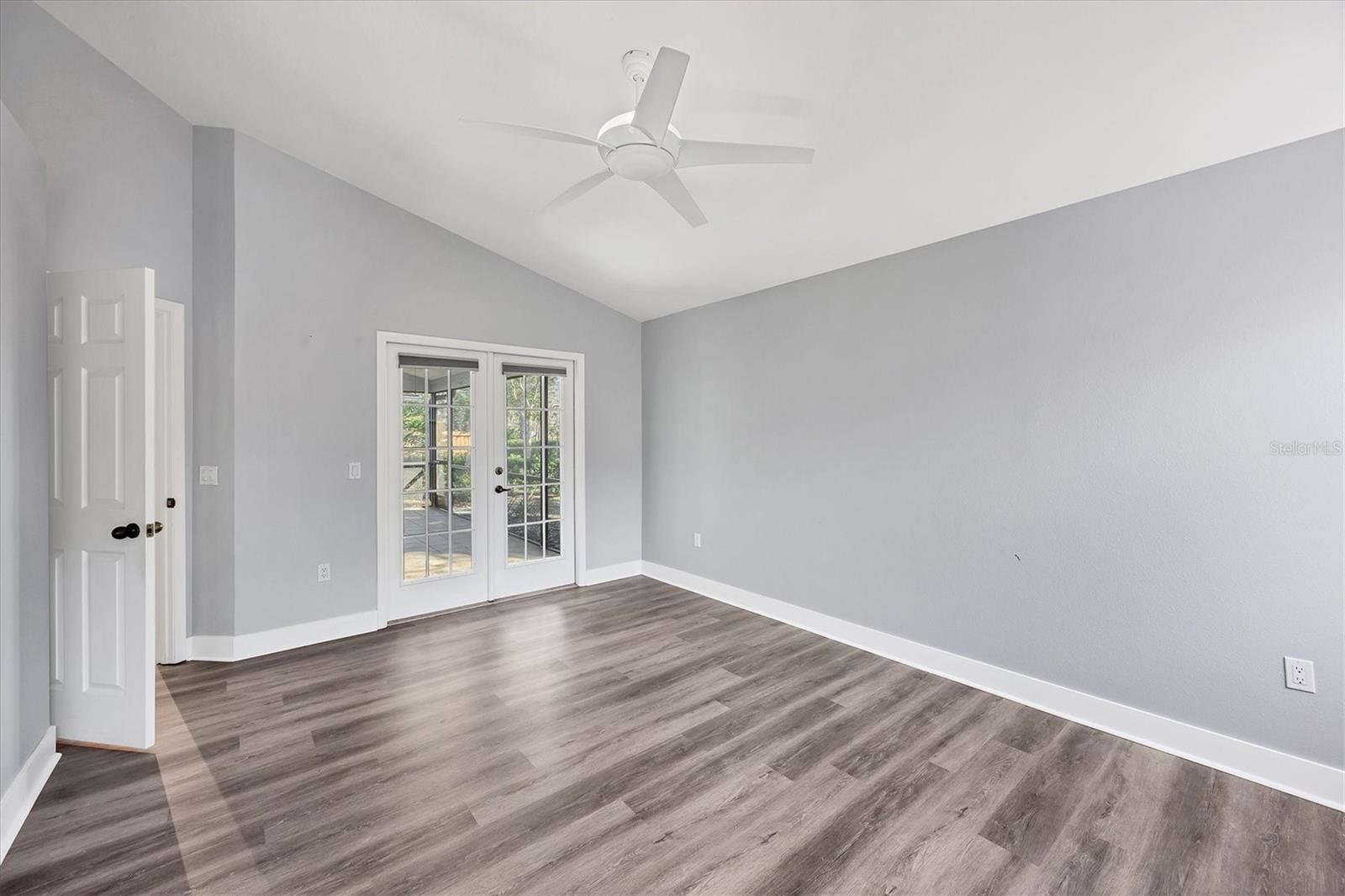 5047 82ND WAY E