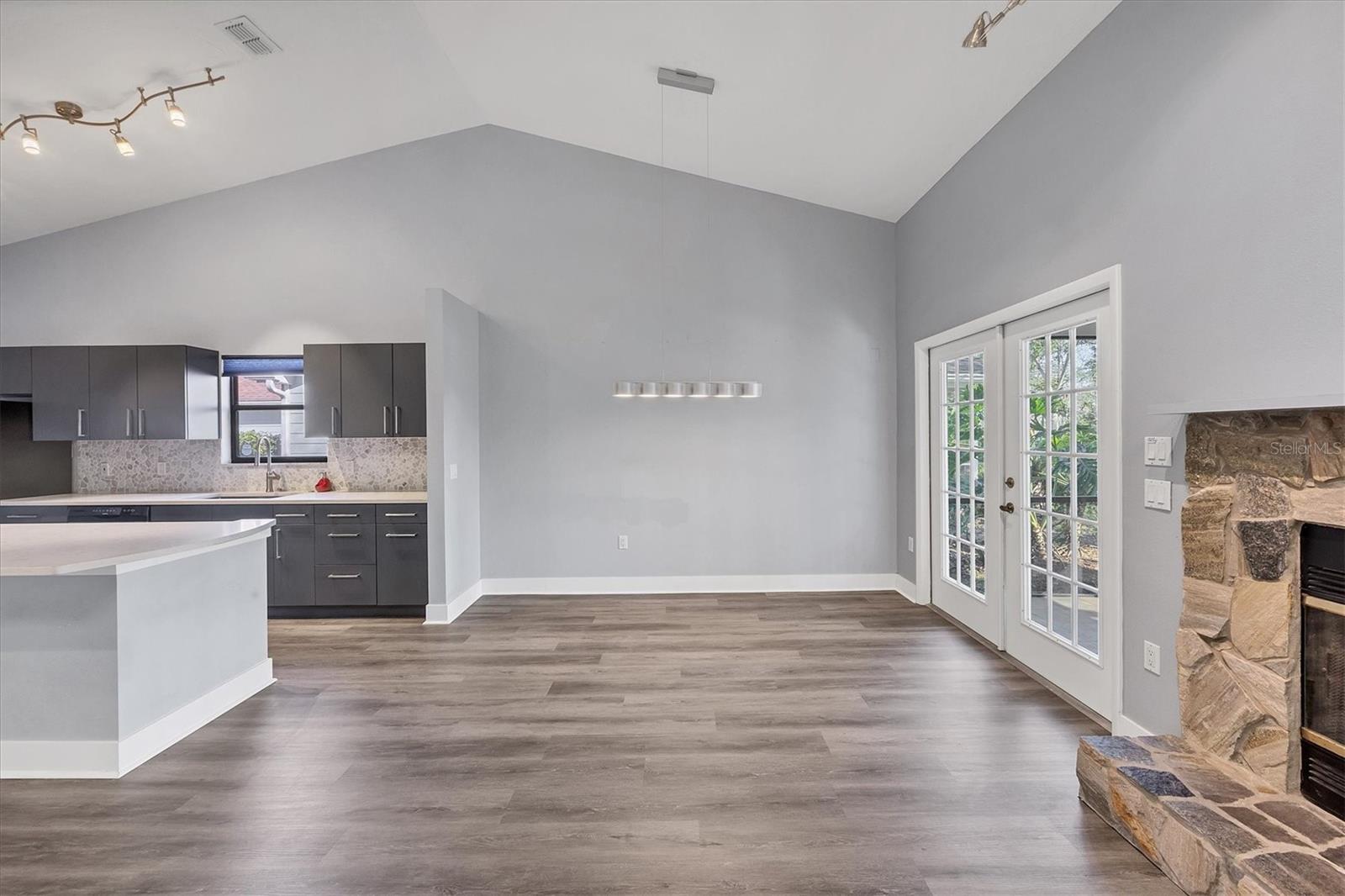 5047 82ND WAY E