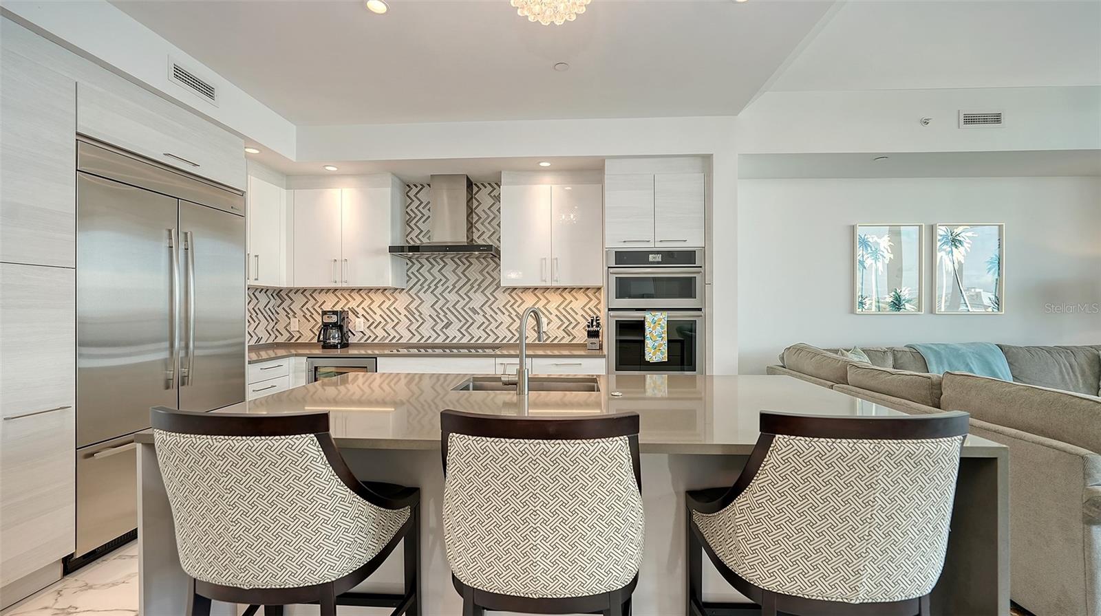 1155 N GULFSTREAM AVE #1106