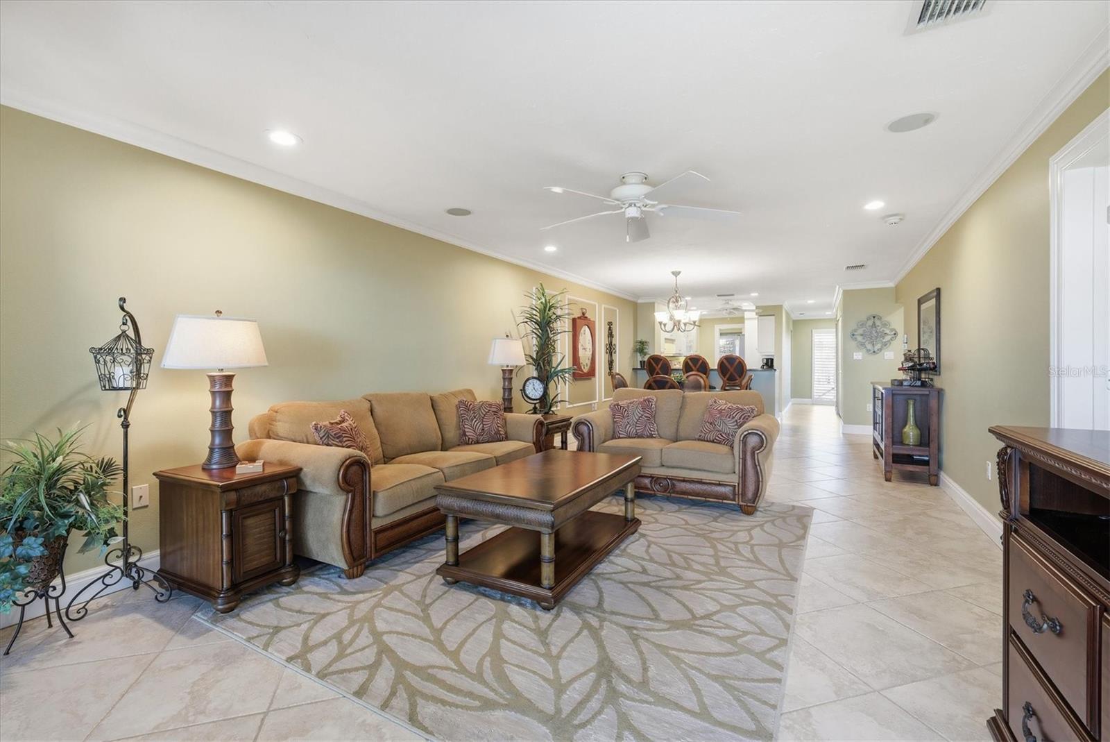 5393 GULF OF MEXICO DR #211