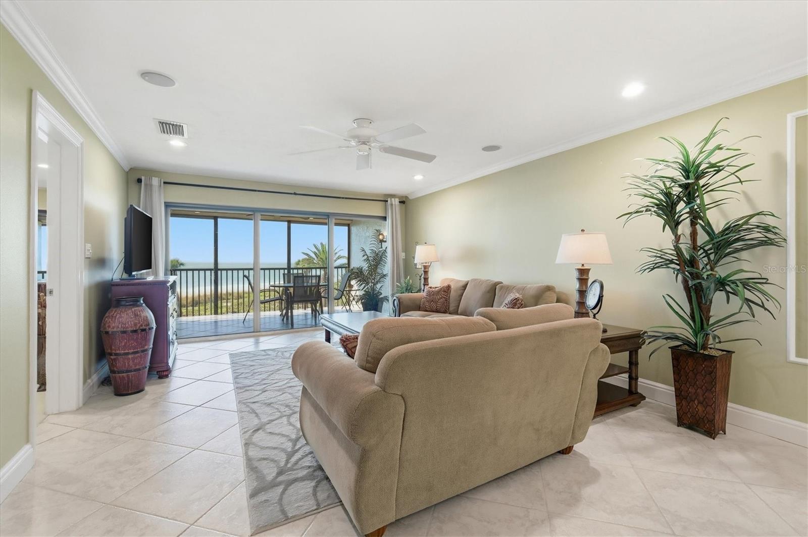 5393 GULF OF MEXICO DR #211