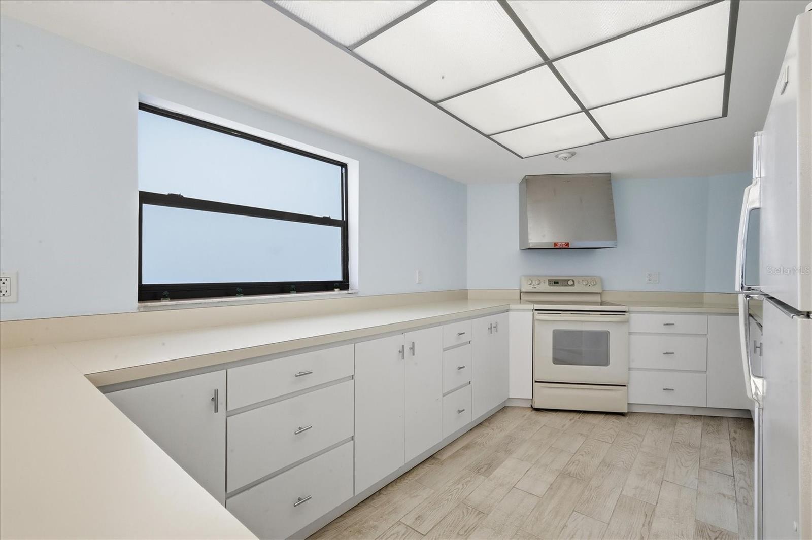 5393 GULF OF MEXICO DR #211