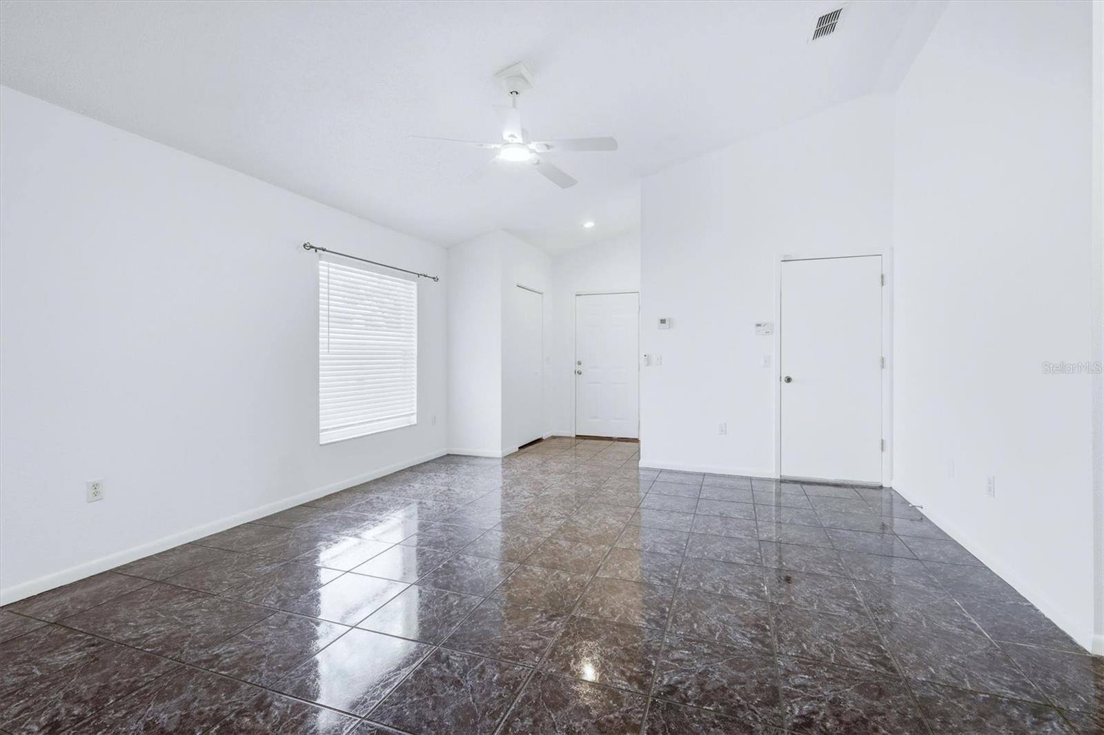 1077 N JEFFERSON AVE