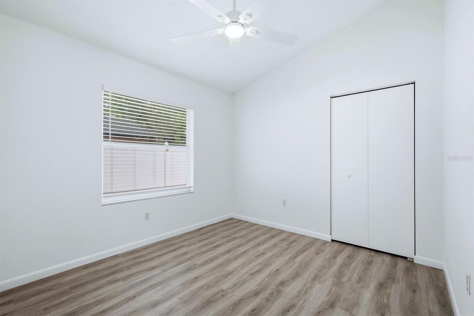 1077 N JEFFERSON AVE