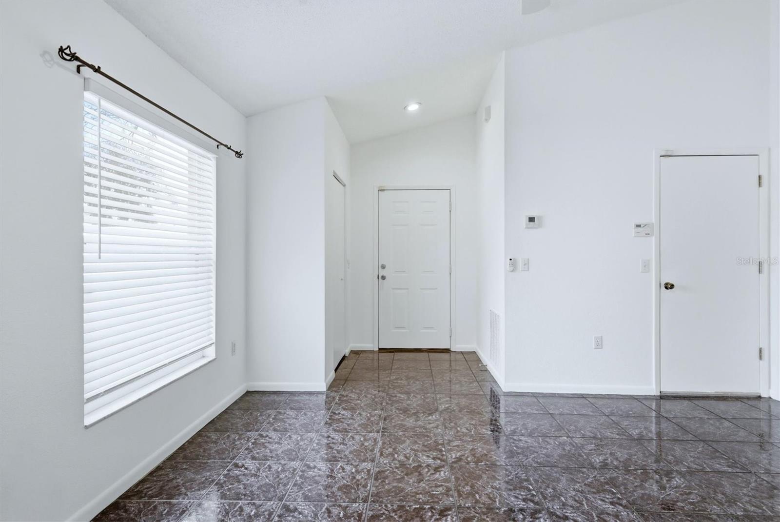 1077 N JEFFERSON AVE