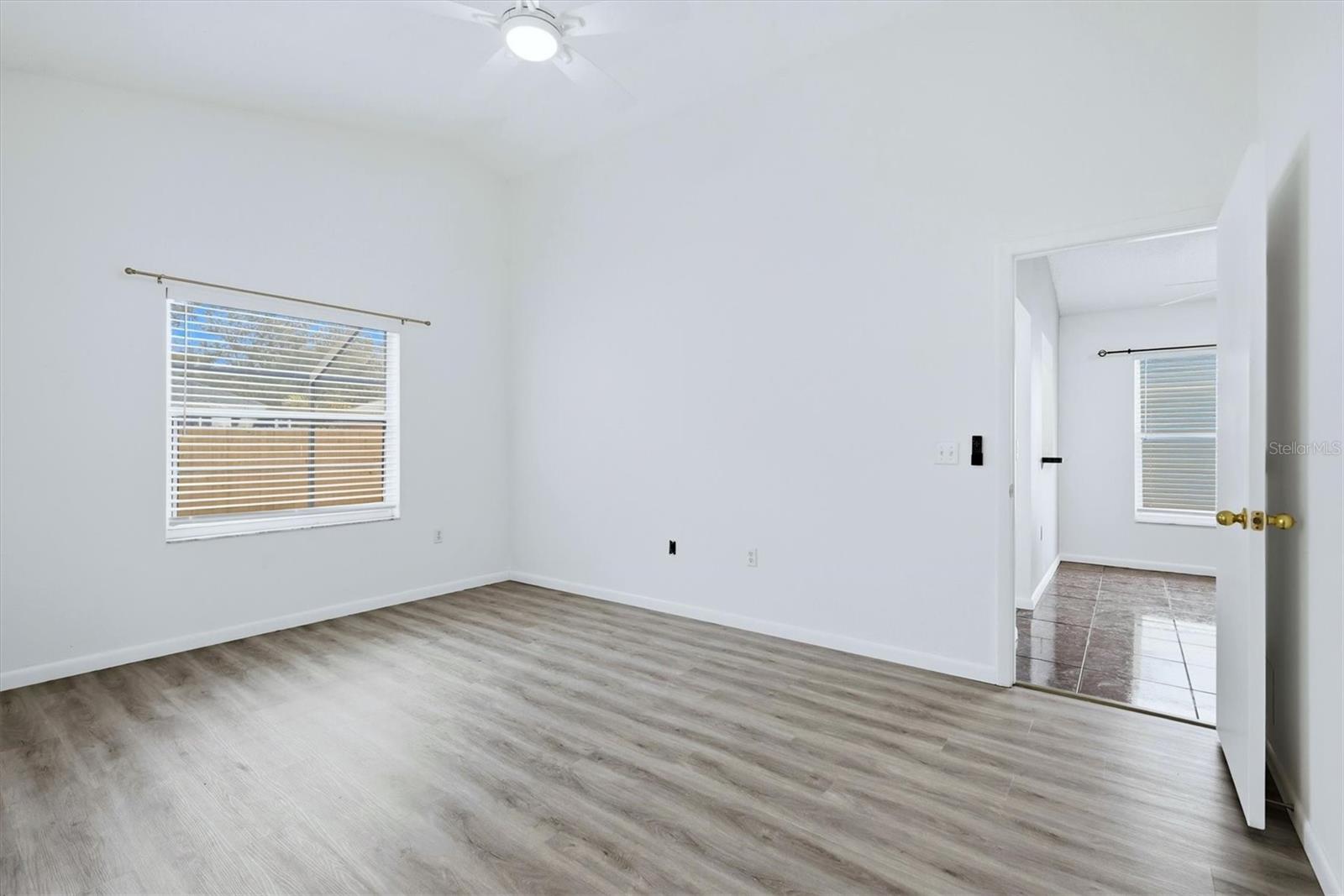 1077 N JEFFERSON AVE