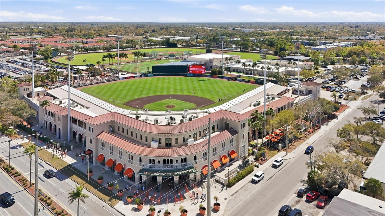 1077 N JEFFERSON AVE