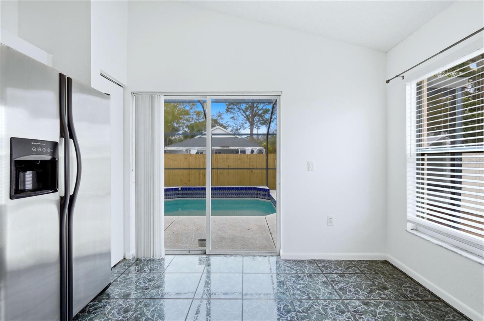 1077 N JEFFERSON AVE