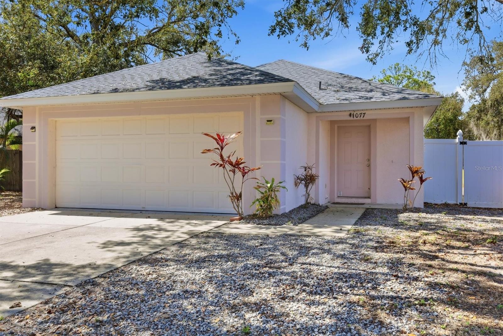 1077 N JEFFERSON AVE