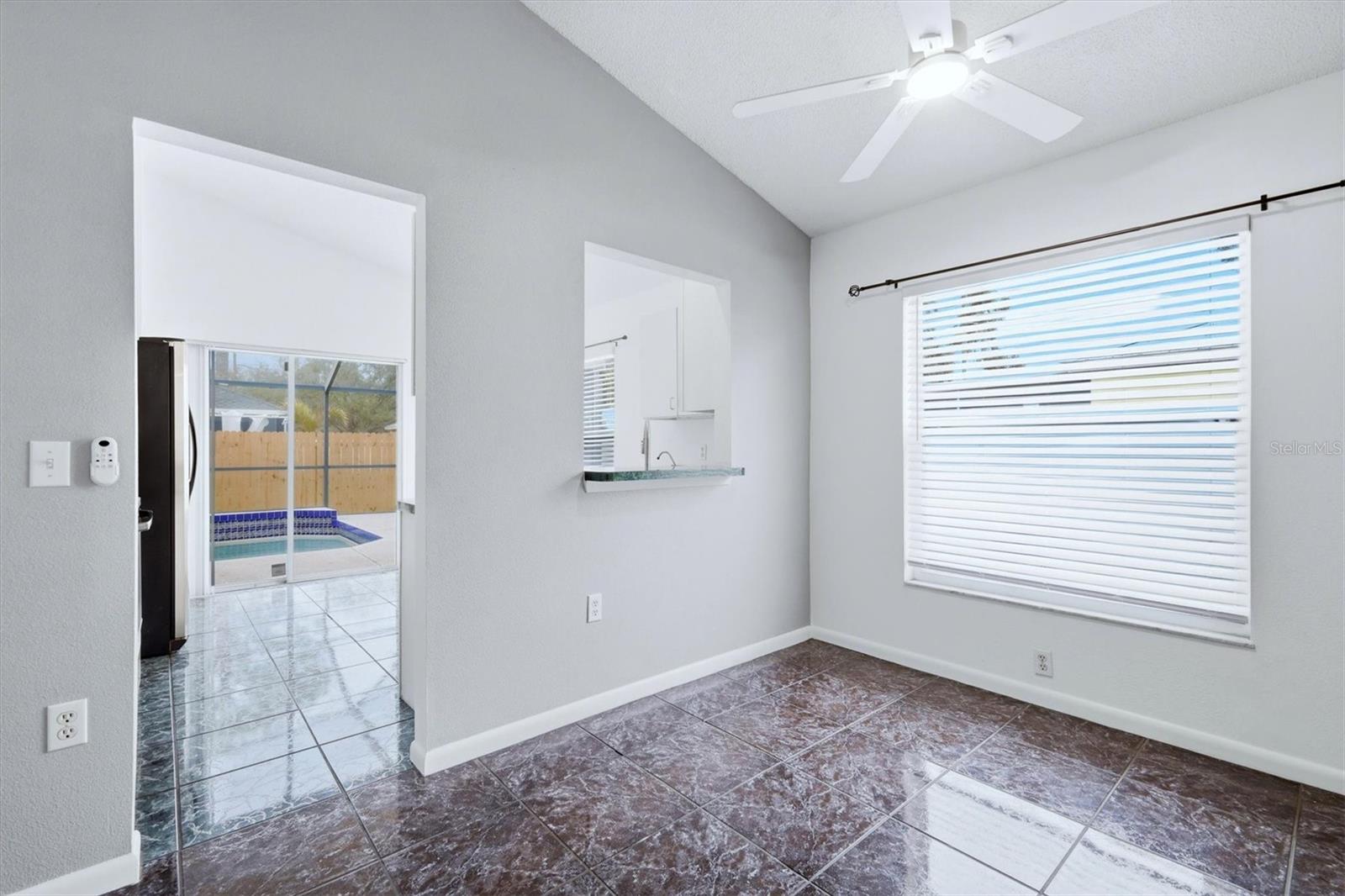 1077 N JEFFERSON AVE